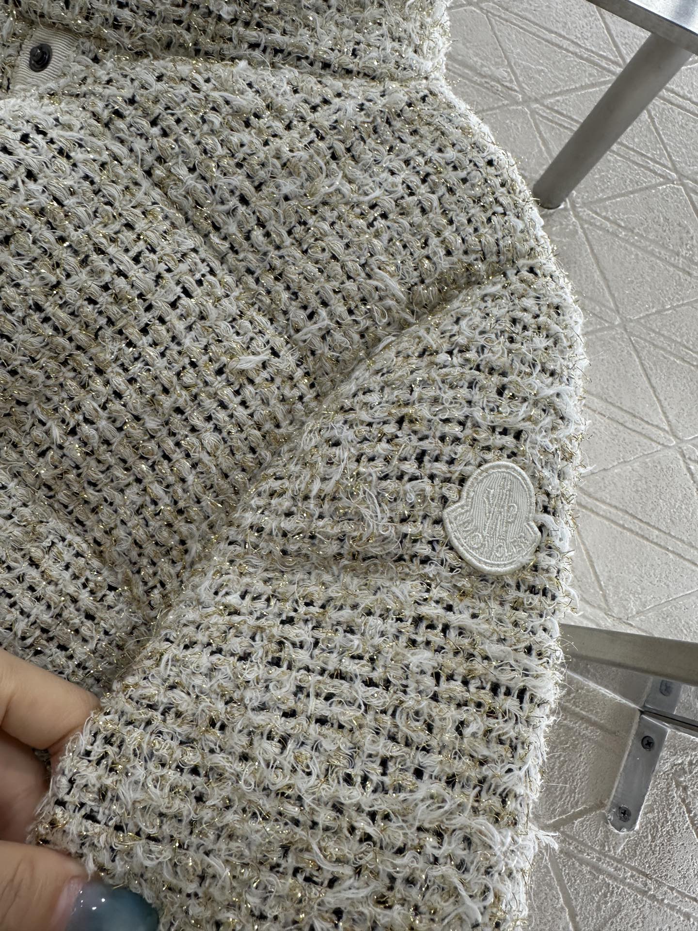 ♥Moncle*♥2025新品上架 编织毛呢羽绒外套定制YB进口毛呢材质，白鸭绒填充内里，整件轻盈保暖，