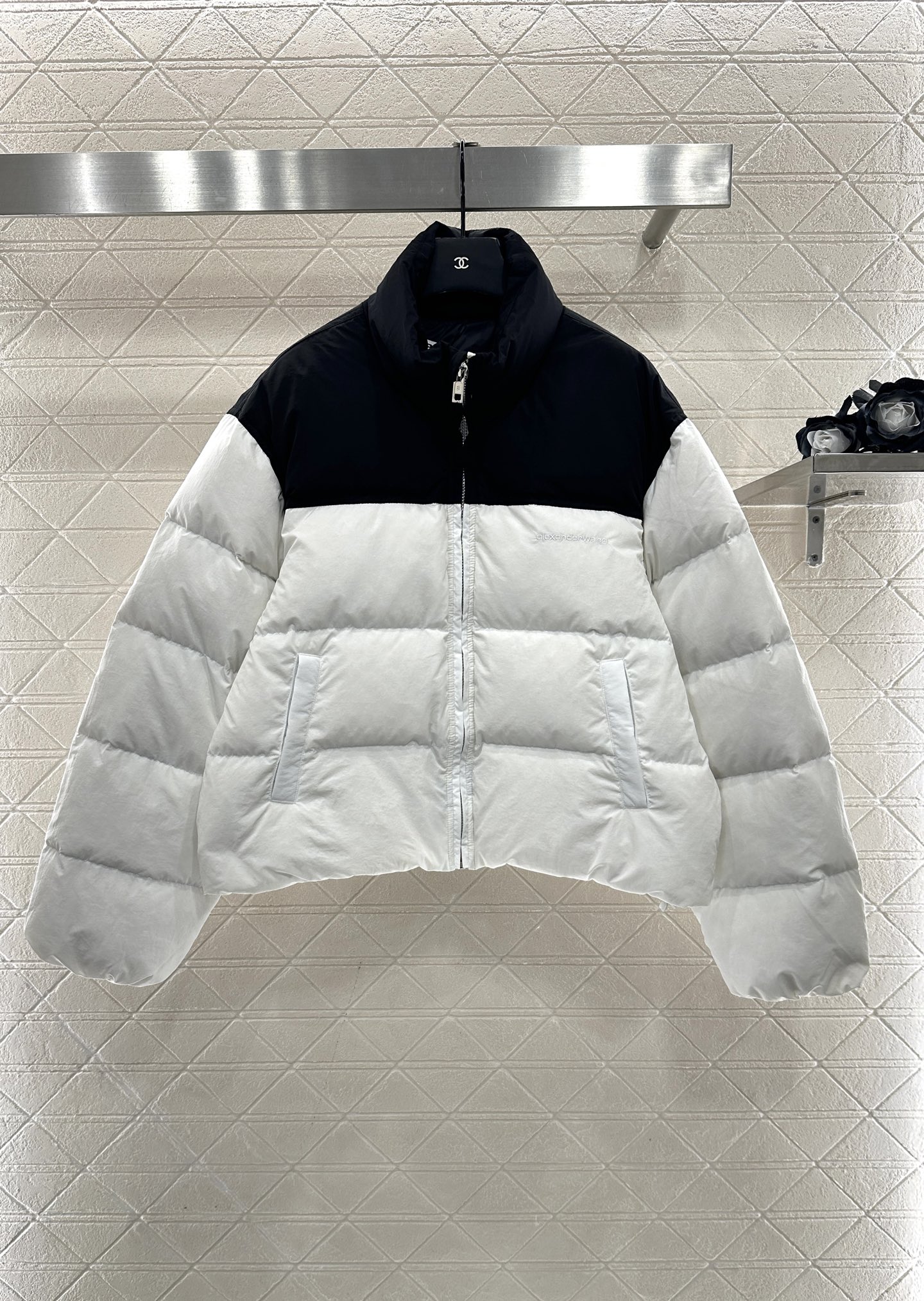 ♥Alexander wan*♥2025新品上架 拼色长方压纹立领羽绒服定制YB进口再生尼龙材质，白鸭绒