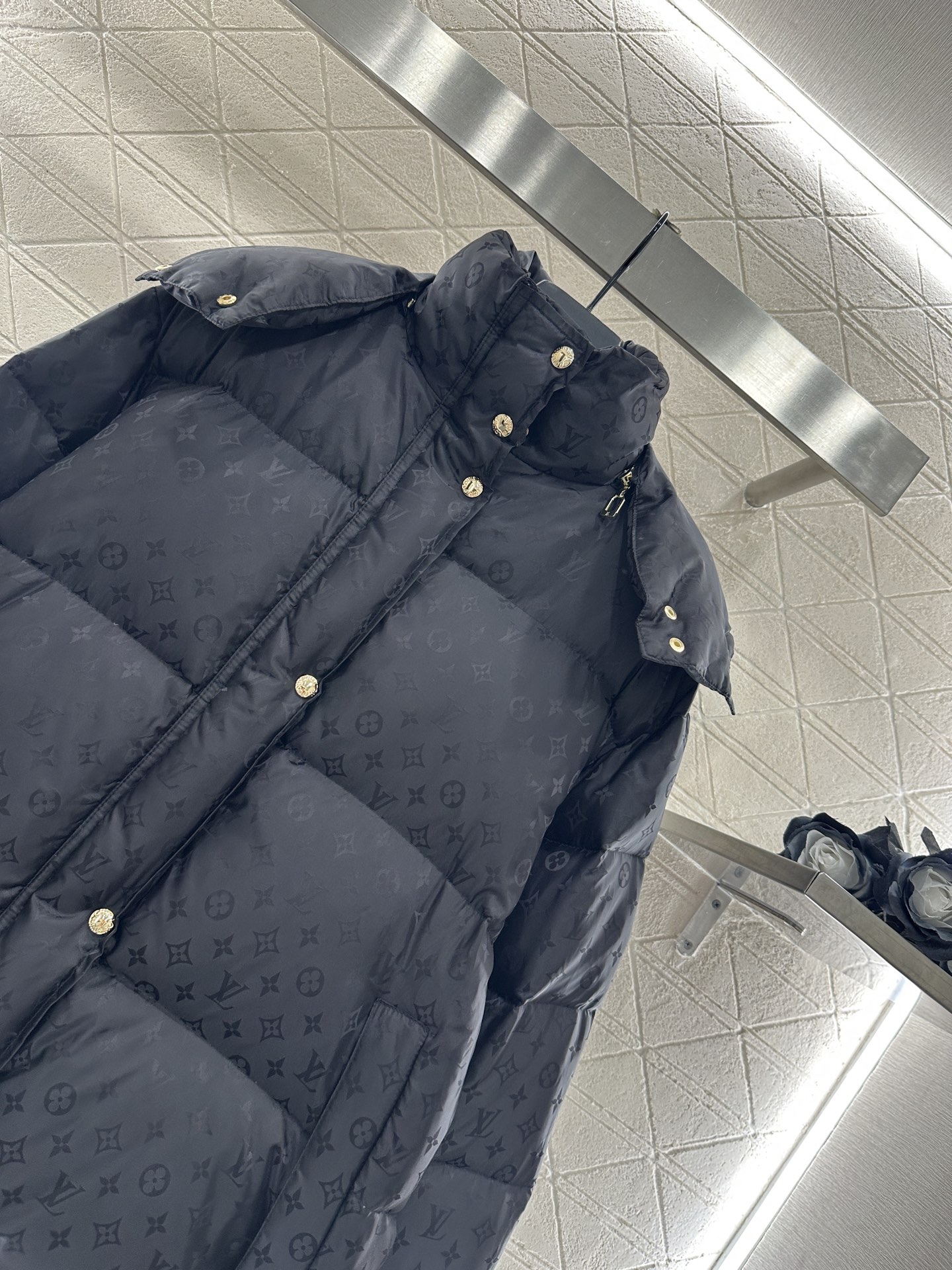 ♥Louis vuitto*♥2025新品上架 可拆卸连帽提花羽绒服定制YB进口防风防水尼龙材质，其工艺