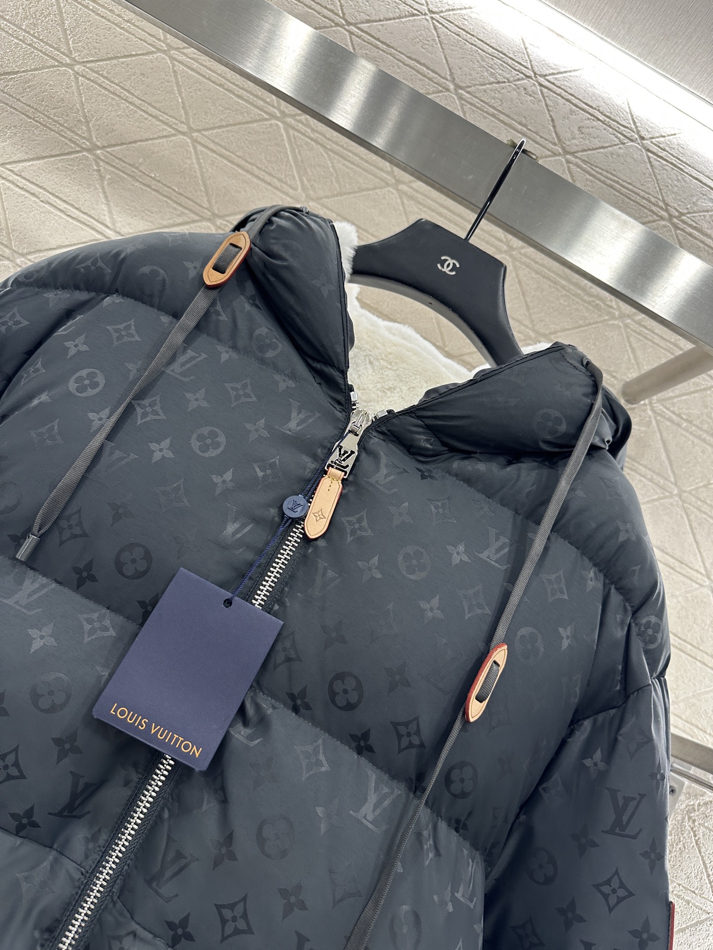 ♥Louis vuitto*♥2025新品上架 提花连帽毛绒羽绒服定制YB进口提花➕长毛泰迪羊绒材质，羽