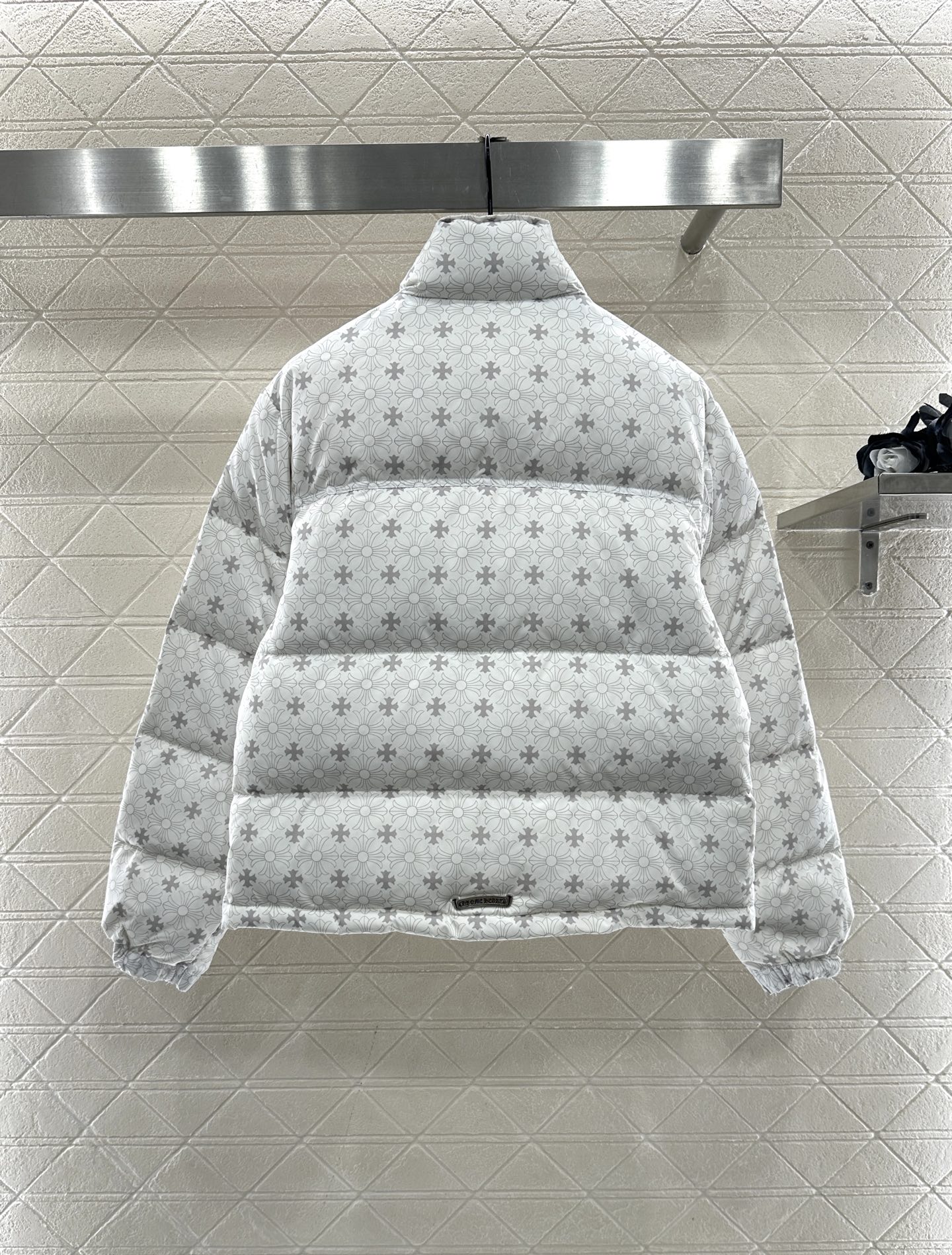 ♥Chrome heart*♥2025新品上架 十字架印花羽绒外套定制YB防风防水尼龙材质，白鹅绒填充内