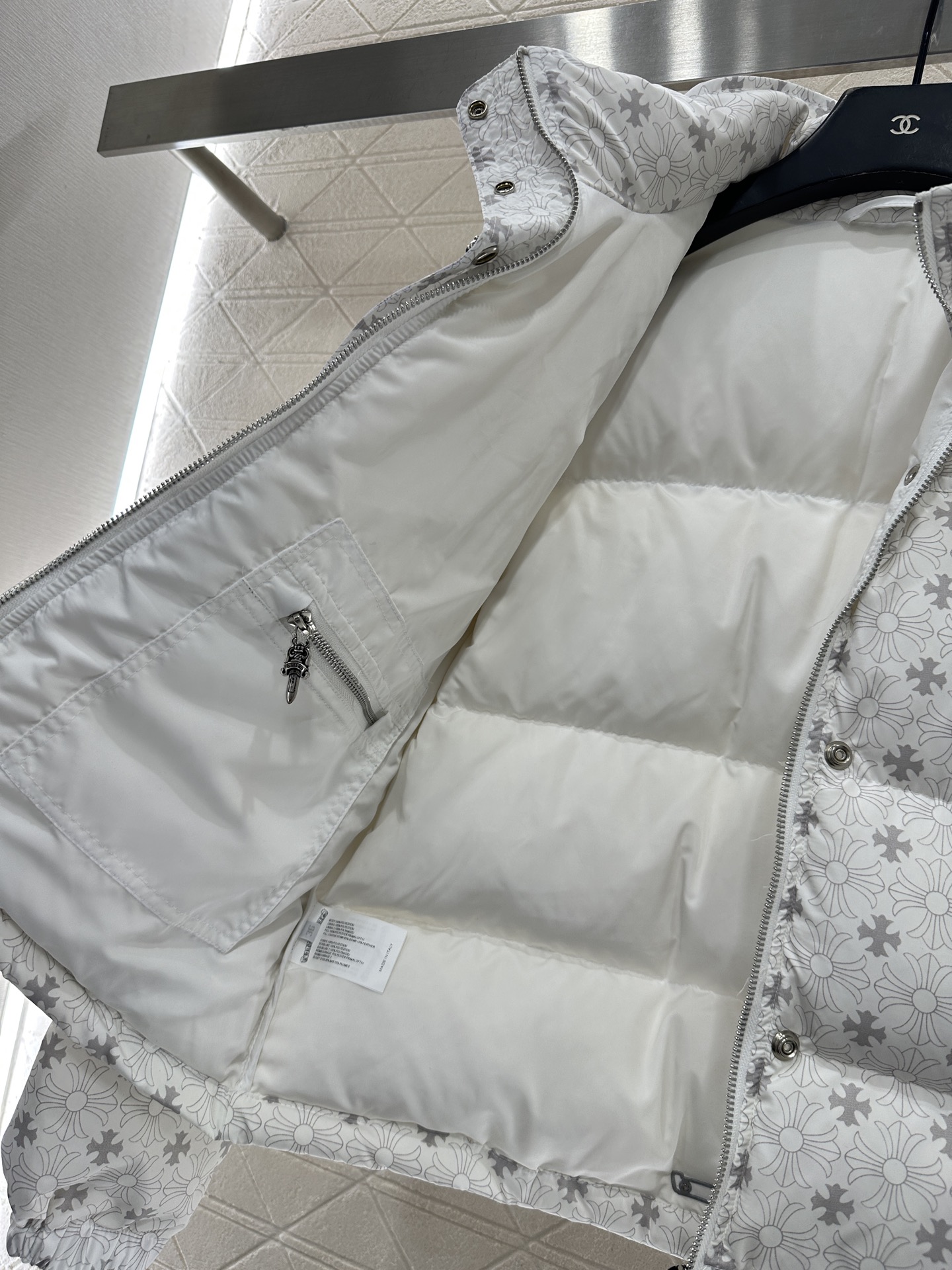 ♥Chrome heart*♥2025新品上架 十字架印花羽绒外套定制YB防风防水尼龙材质，白鹅绒填充内