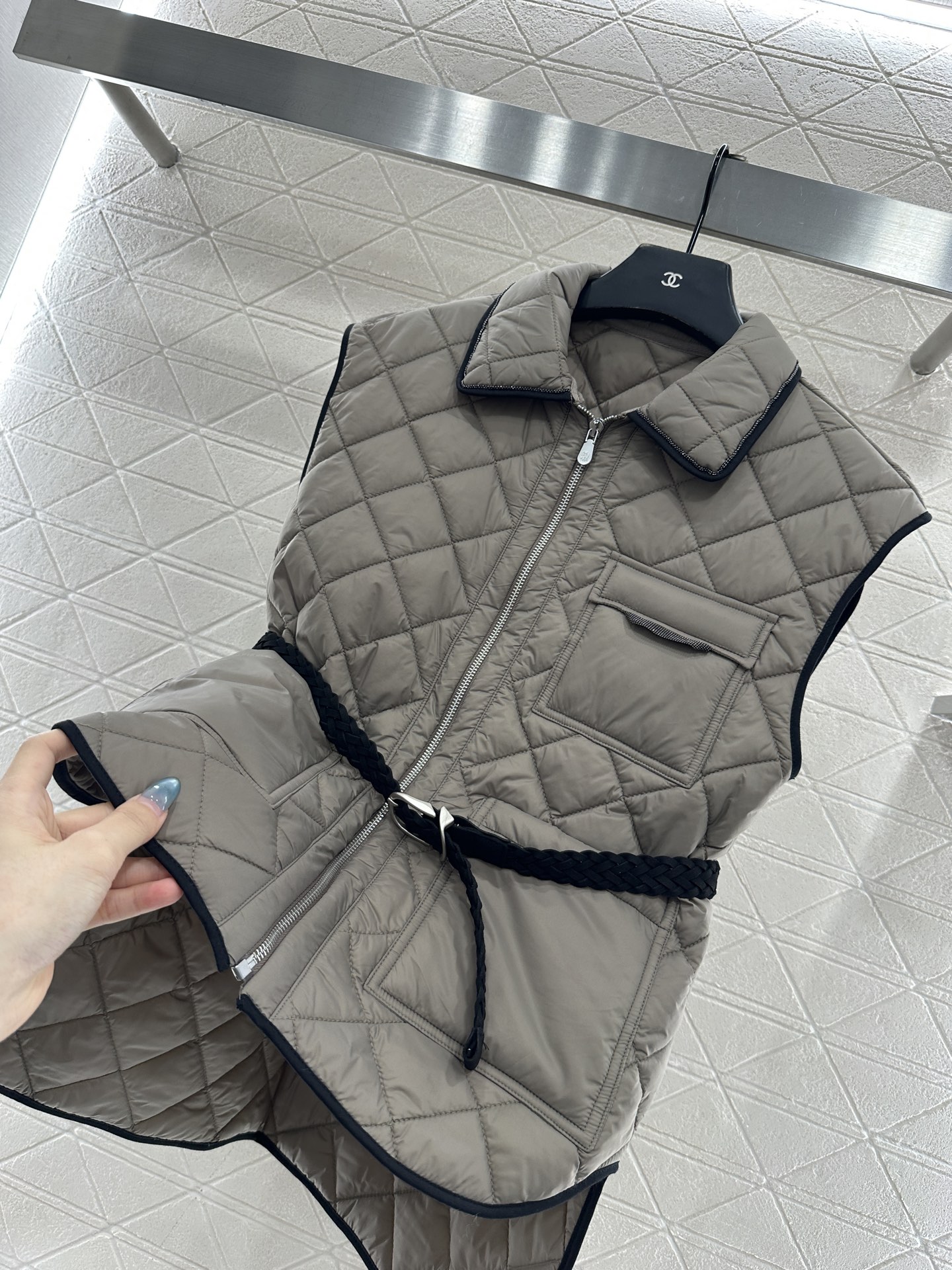 ♥Brunello Cucin*♥2025新品上架 腰带翻领棉服马甲定制YB进口防风防水尼龙材质，羽绒棉