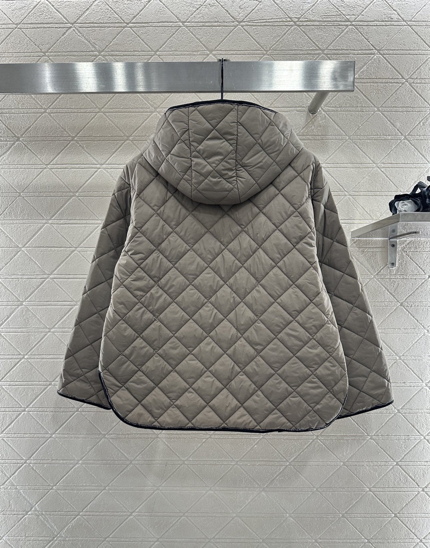 ♥Brunello Cucin*♥2025新品上架 撞色包边连帽棉服外套定制YB进口防风防水尼龙材质，羽