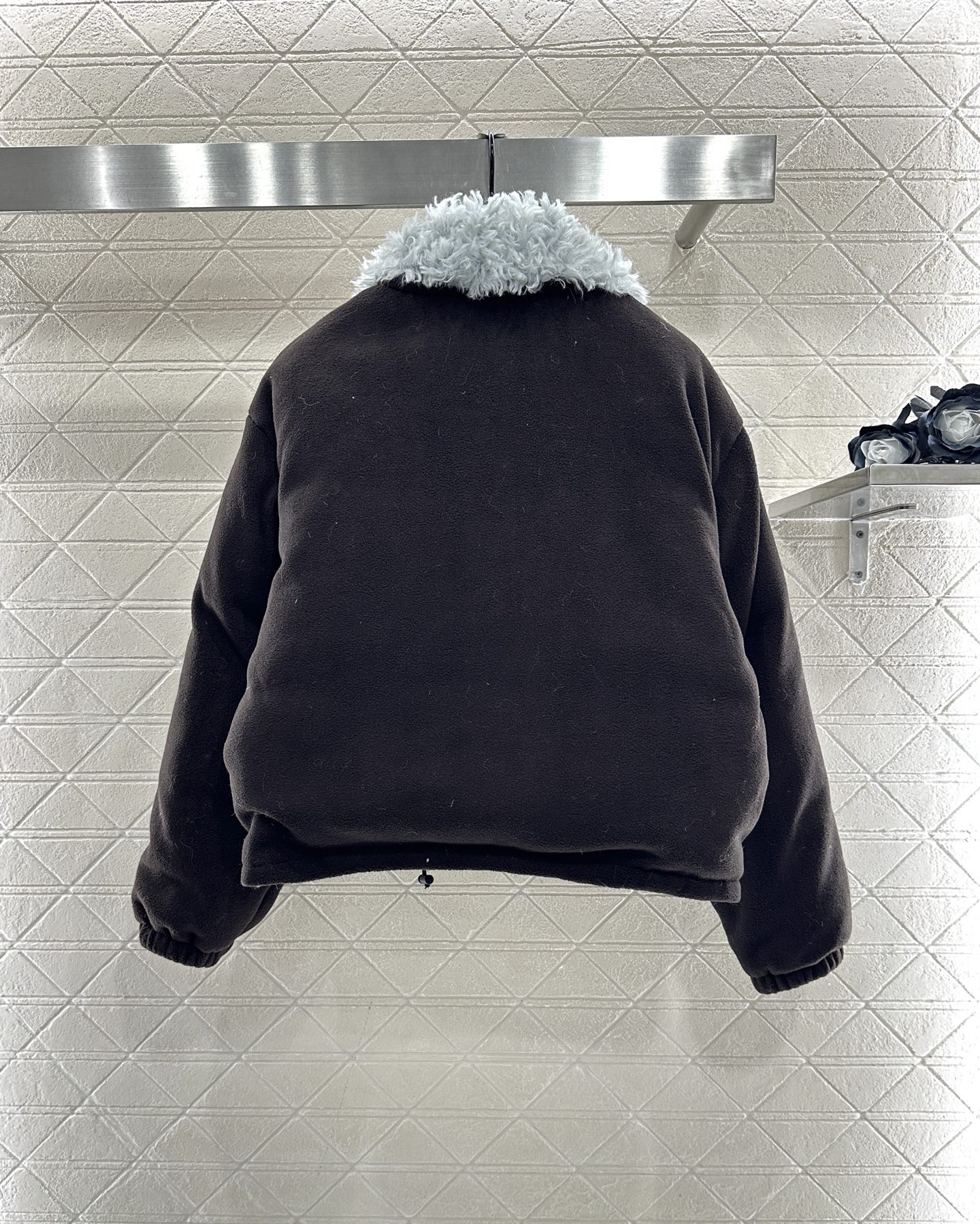 ♥Miumi*♥2025新品上架 拉链泰迪夹克羽绒外套定制YB羊毛材质，白鹅绒填充，保暖性能一绝，外层泰