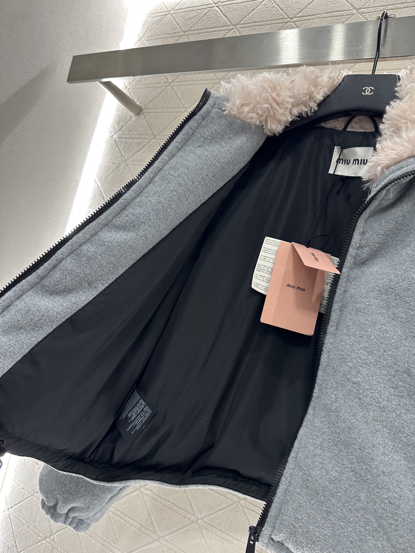 ♥Miumi*♥2025新品上架 拉链泰迪夹克羽绒外套定制YB羊毛材质，白鹅绒填充，保暖性能一绝，外层泰