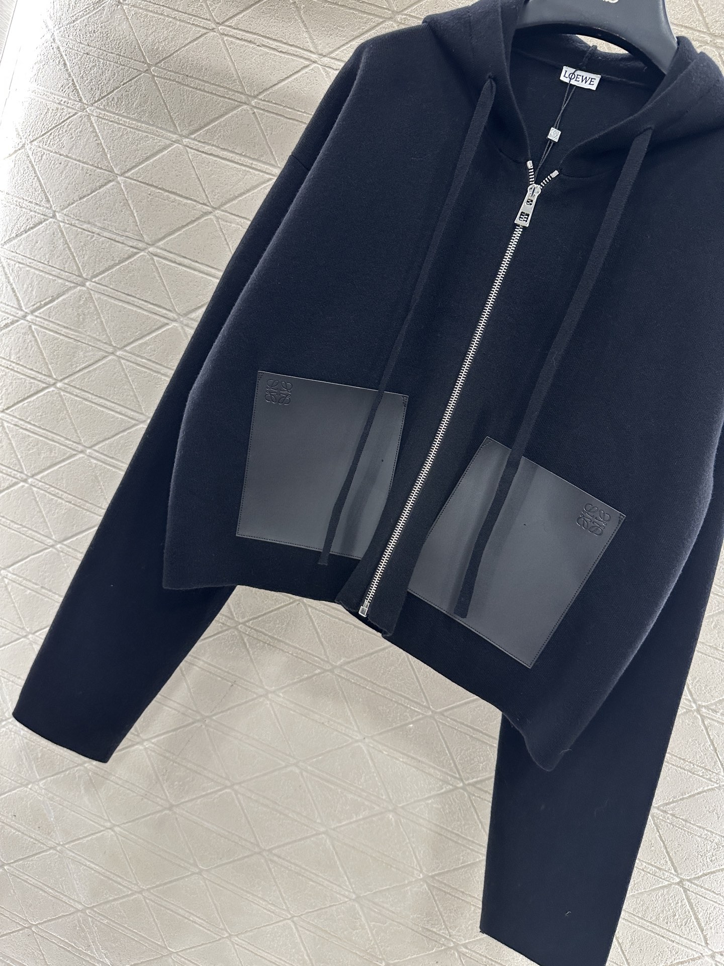 ♥Loew*♥2025新品上架 连帽拉链针织外套定制YB羊毛纱线材质，舒适透气，垂顺有型，连帽针织拉链外