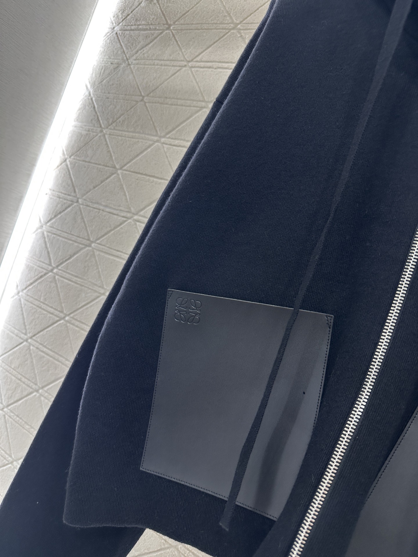 ♥Loew*♥2025新品上架 连帽拉链针织外套定制YB羊毛纱线材质，舒适透气，垂顺有型，连帽针织拉链外