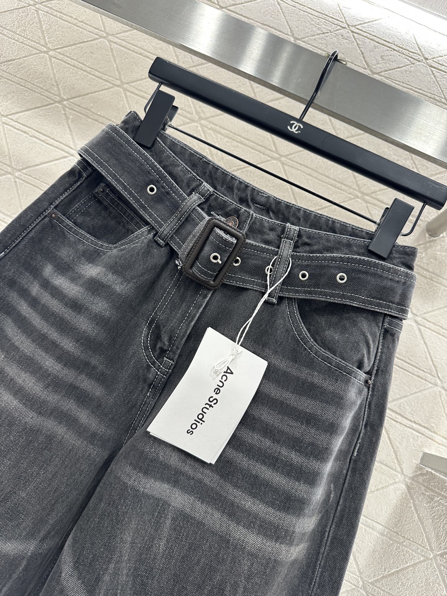 ♥Acne studio*♥2025新品上架 牛仔磨白腰带直筒长裤定制YB斜纹棉牛仔材质，质感细腻，穿搭