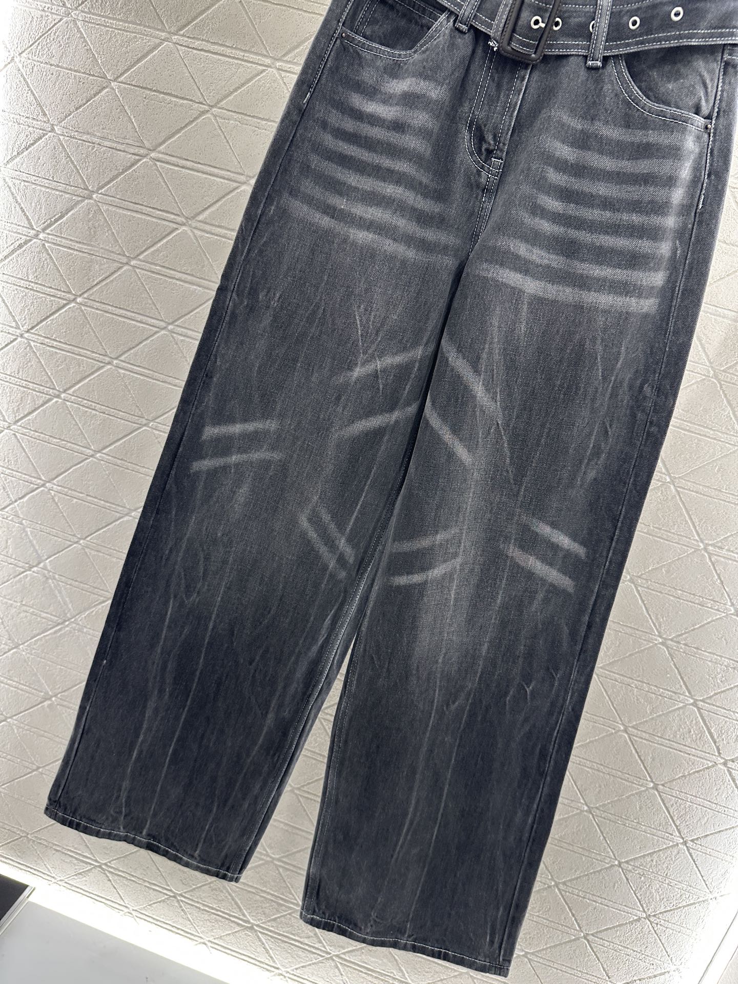 ♥Acne studio*♥2025新品上架 牛仔磨白腰带直筒长裤定制YB斜纹棉牛仔材质，质感细腻，穿搭