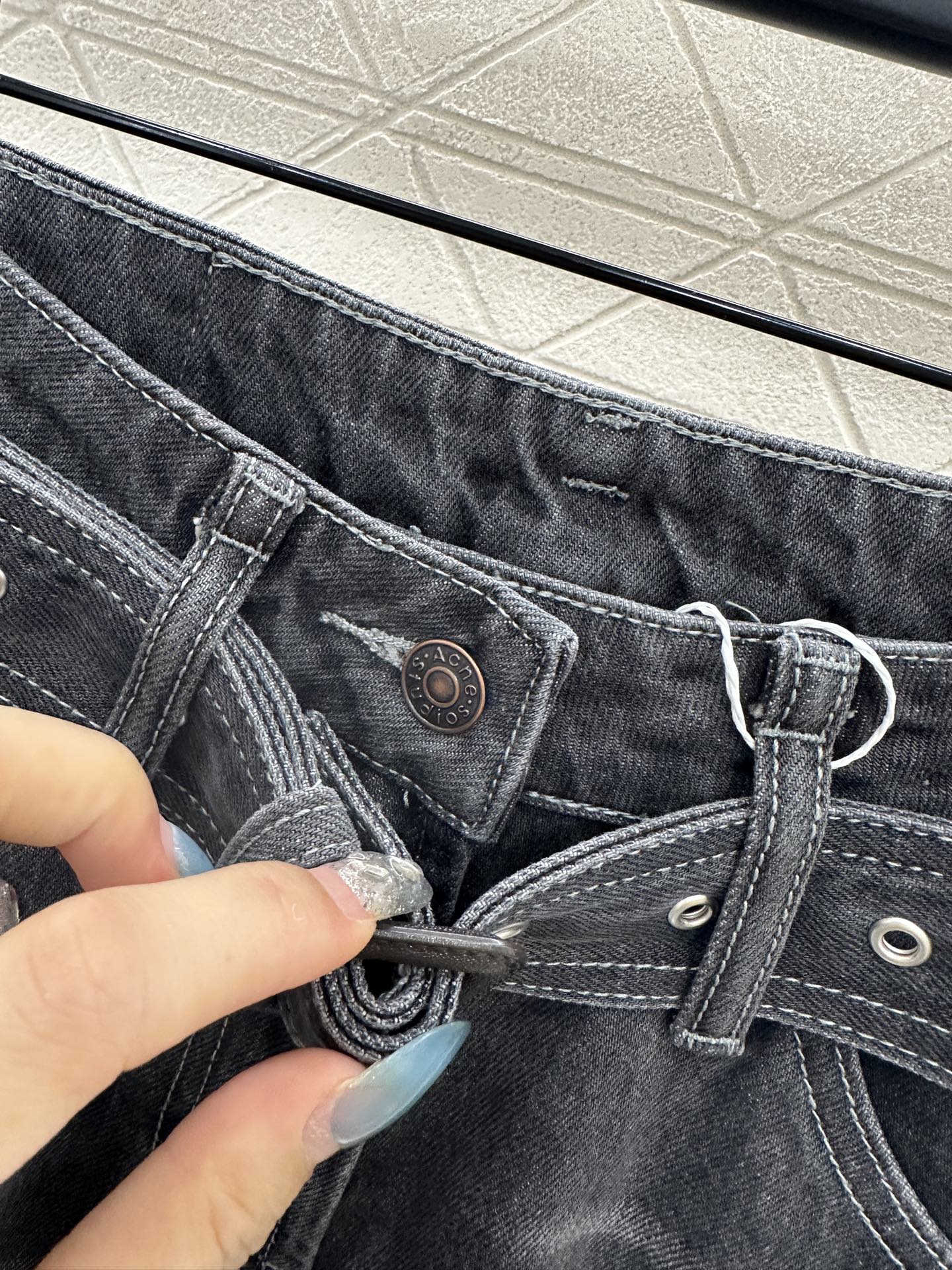 ♥Acne studio*♥2025新品上架 牛仔磨白腰带直筒长裤定制YB斜纹棉牛仔材质，质感细腻，穿搭