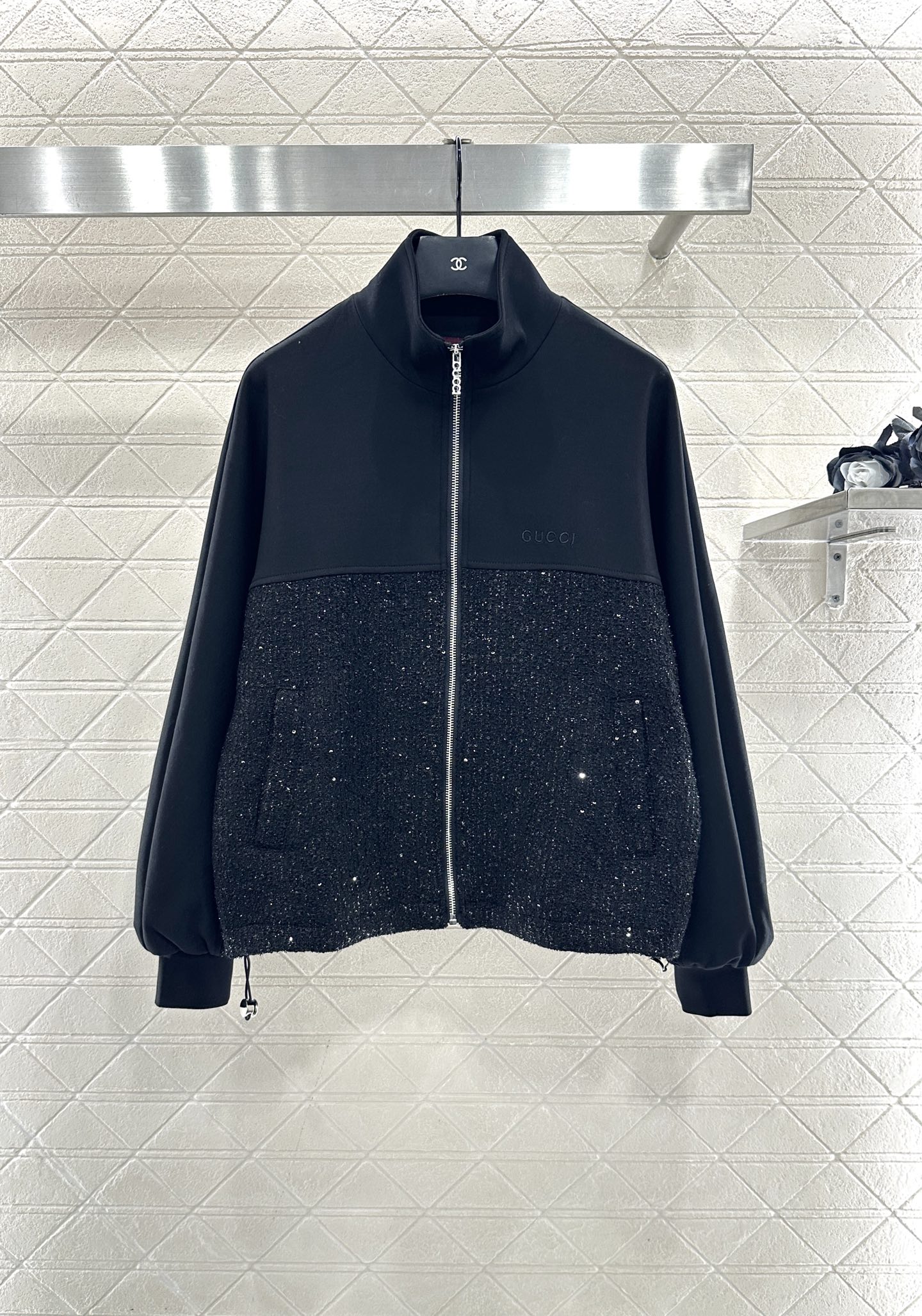 ♥Gucc*♥2025新品上架 拼接毛呢夹克外套定制YB进口羊毛呢材质，肌理明显，质感高级，拉链夹克外套