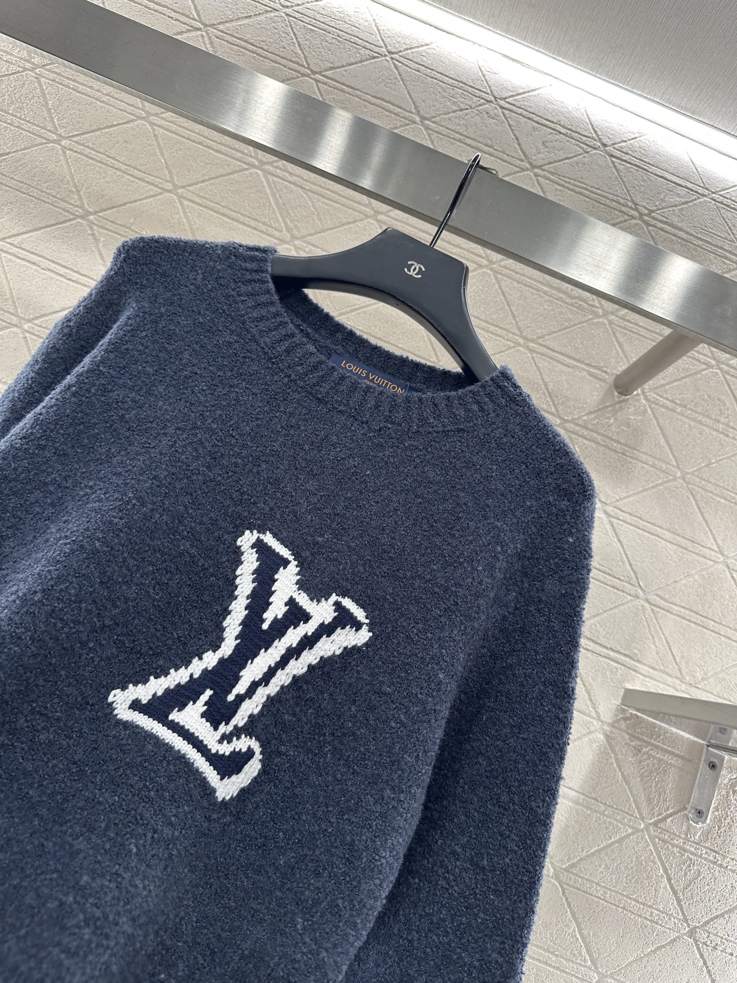 ♥Louis Vuitto*♥2025新品上架 提花针织套头毛衣定制YB羊毛纱线织造，工艺处理，肌理明显