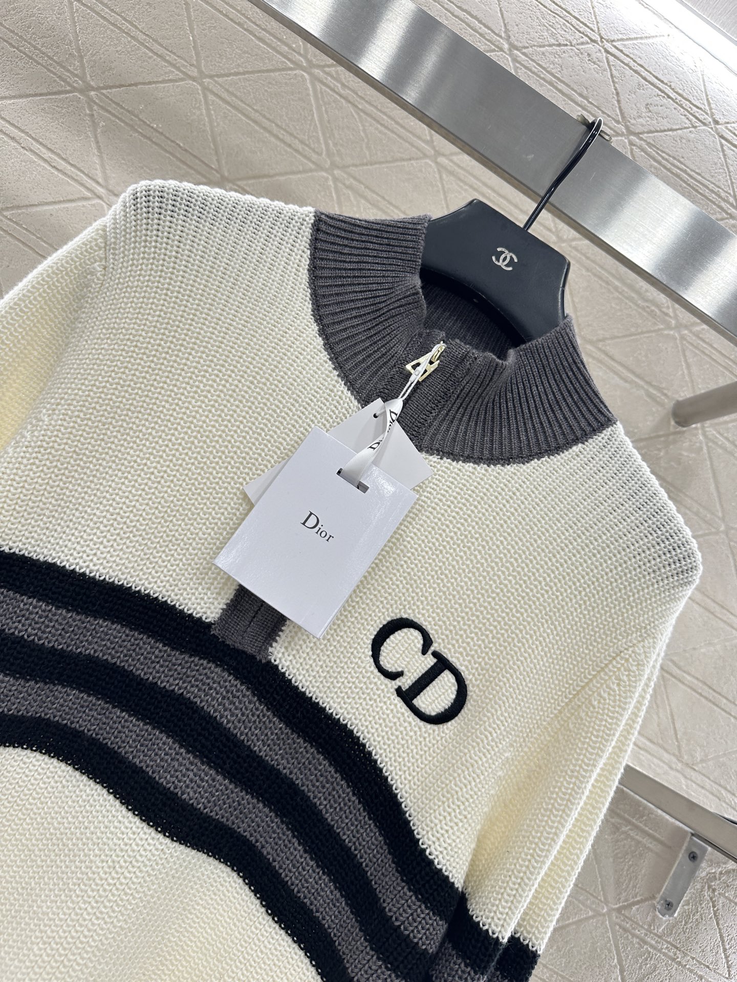 ♥Dio*♥2025新品上架 小高领撞色针织上衣定制YB羊毛纱线织造，细腻柔软，弹力十足，精致翻领上衣版