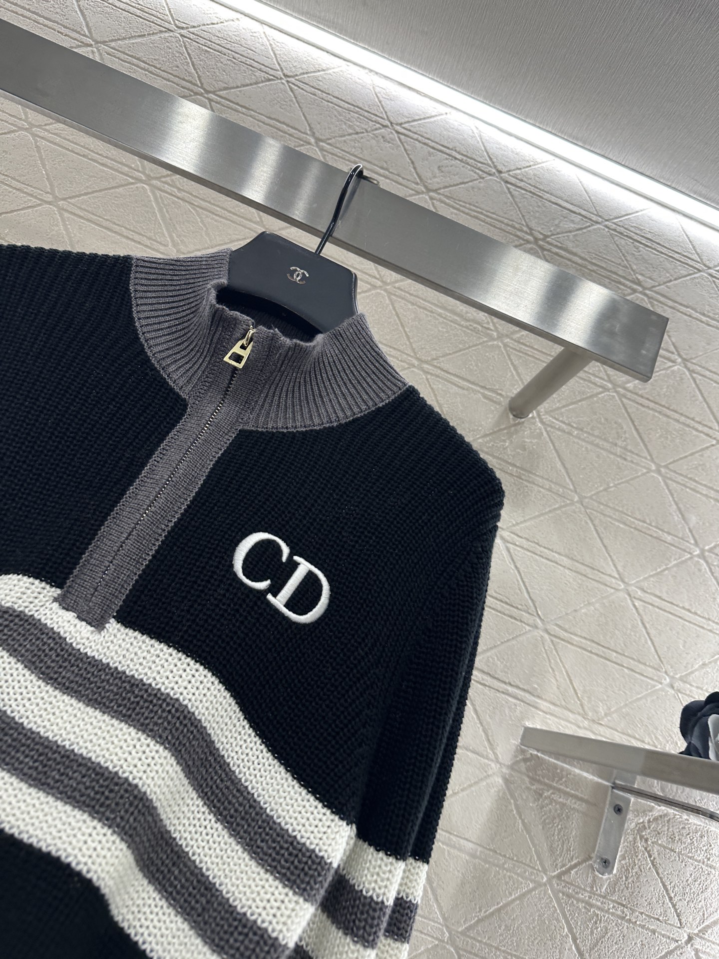 ♥Dio*♥2025新品上架 小高领撞色针织上衣定制YB羊毛纱线织造，细腻柔软，弹力十足，精致翻领上衣版