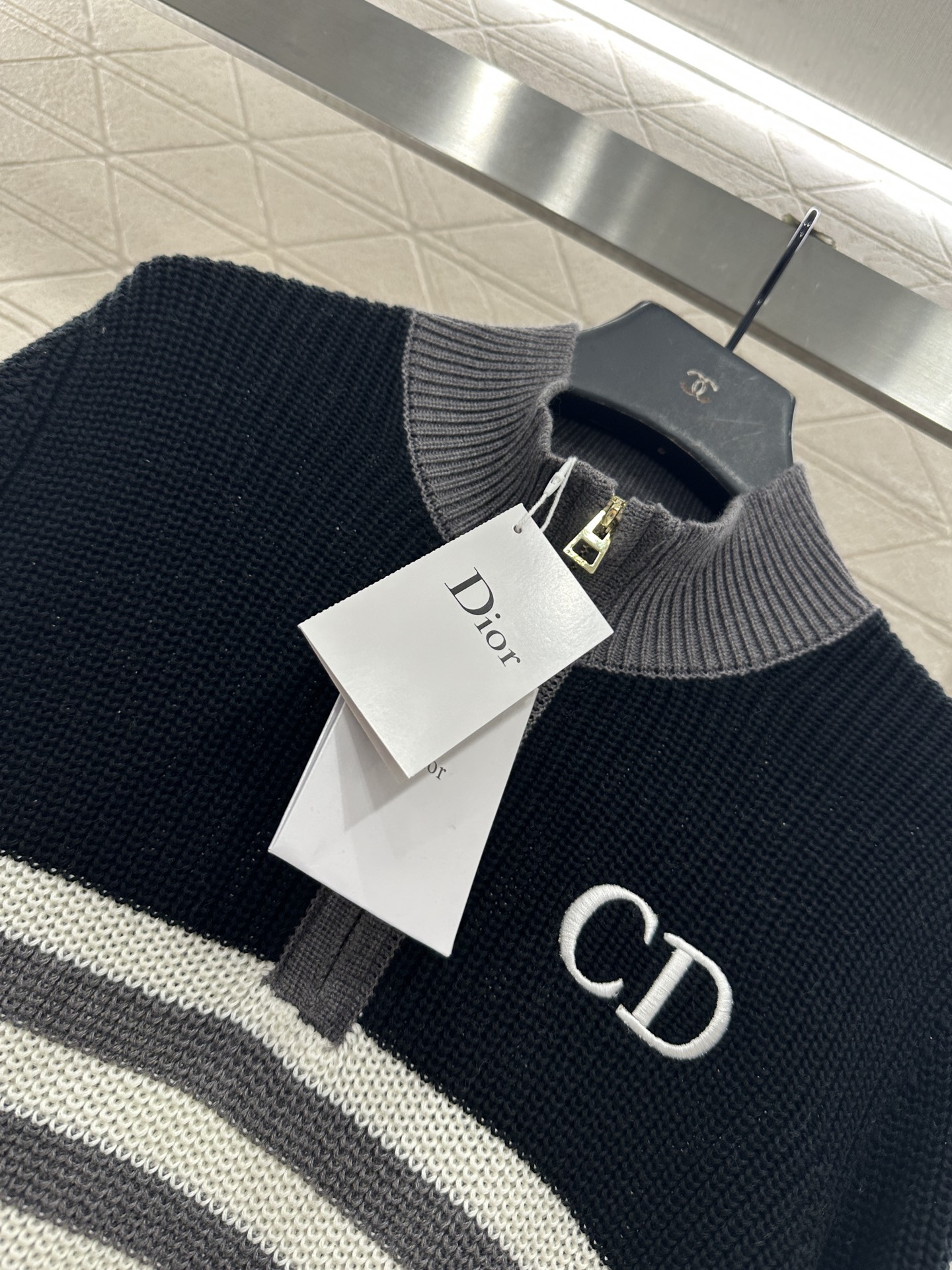 ♥Dio*♥2025新品上架 小高领撞色针织上衣定制YB羊毛纱线织造，细腻柔软，弹力十足，精致翻领上衣版