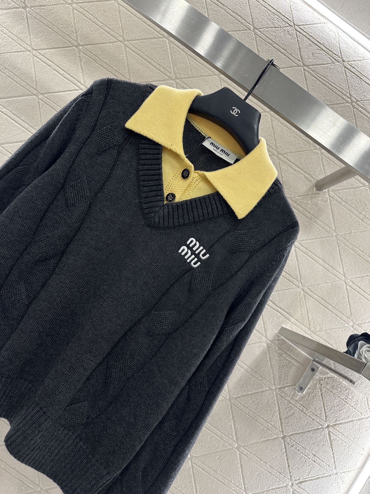 ♥Miumi*♥2025新品上架 撞色假两件针织上衣定制YB羊毛纱线织造，亲肤舒适，柔软有质感，翻领针织