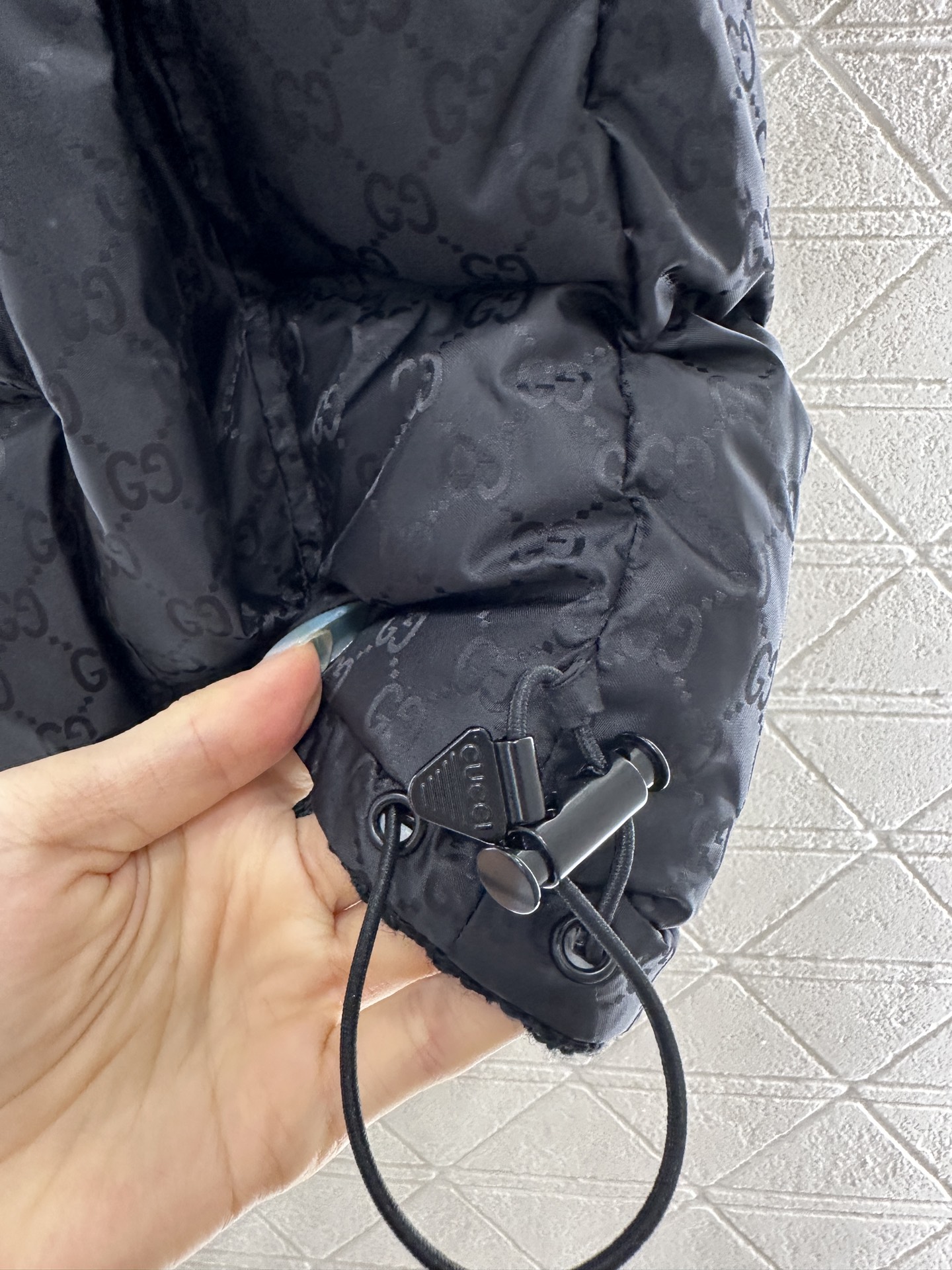 ♥Gucc*♥2025新品上架 连帽两面穿羽绒马甲定制YB防风防水尼龙➕毛呢材质，羽绒填充内里，整件轻盈