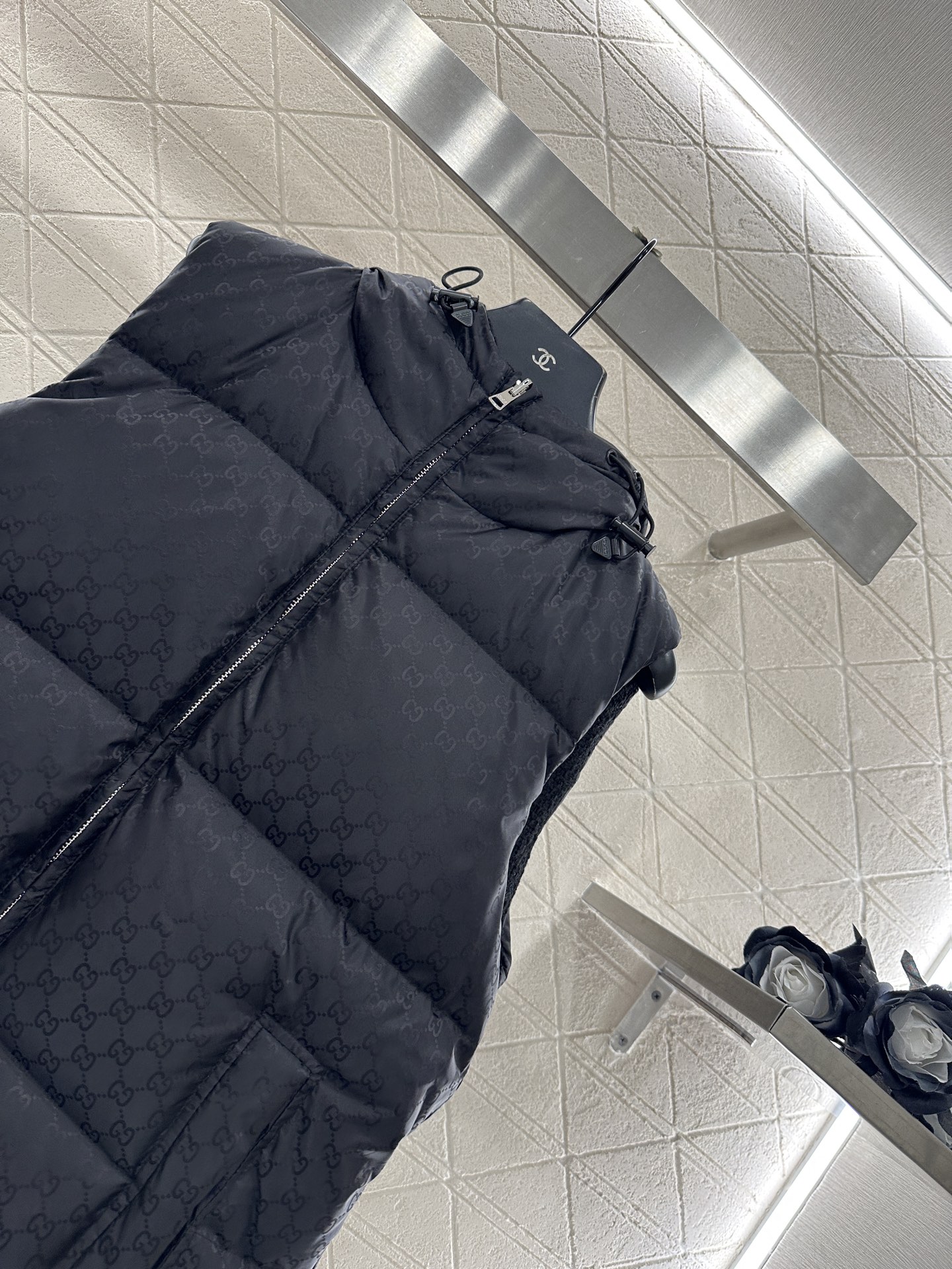 ♥Gucc*♥2025新品上架 连帽两面穿羽绒马甲定制YB防风防水尼龙➕毛呢材质，羽绒填充内里，整件轻盈