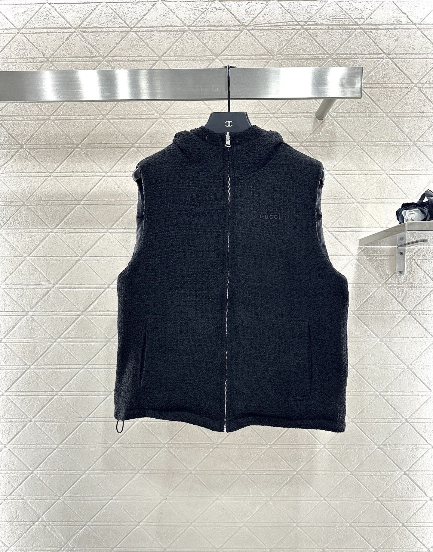 ♥Gucc*♥2025新品上架 连帽两面穿羽绒马甲定制YB防风防水尼龙➕毛呢材质，羽绒填充内里，整件轻盈