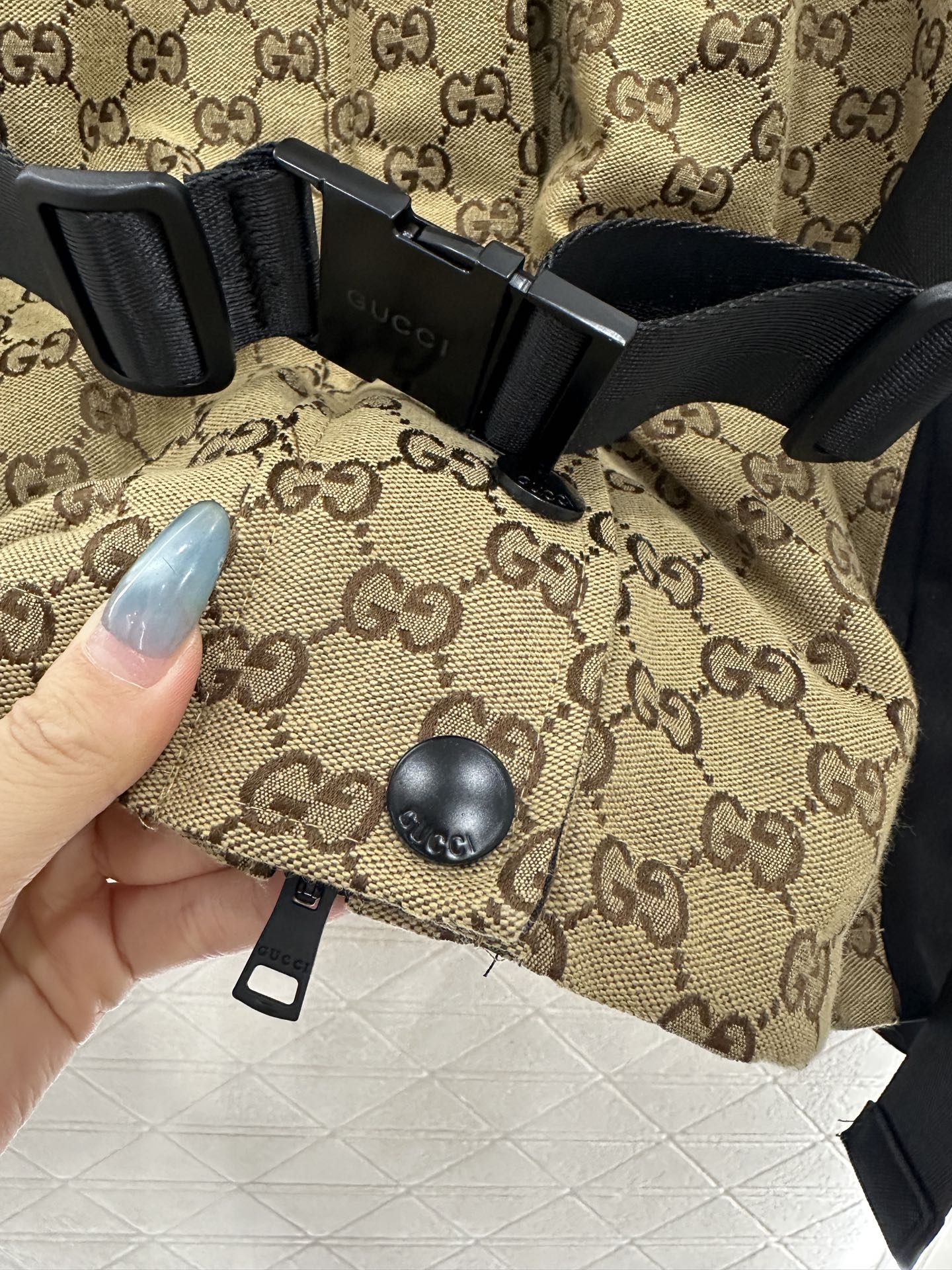 ♥Gucc*♥2025新品上架 连帽腰带提花棉服外套定制YB进口提花材质，挺括有型，质感高级，内里衔棉处