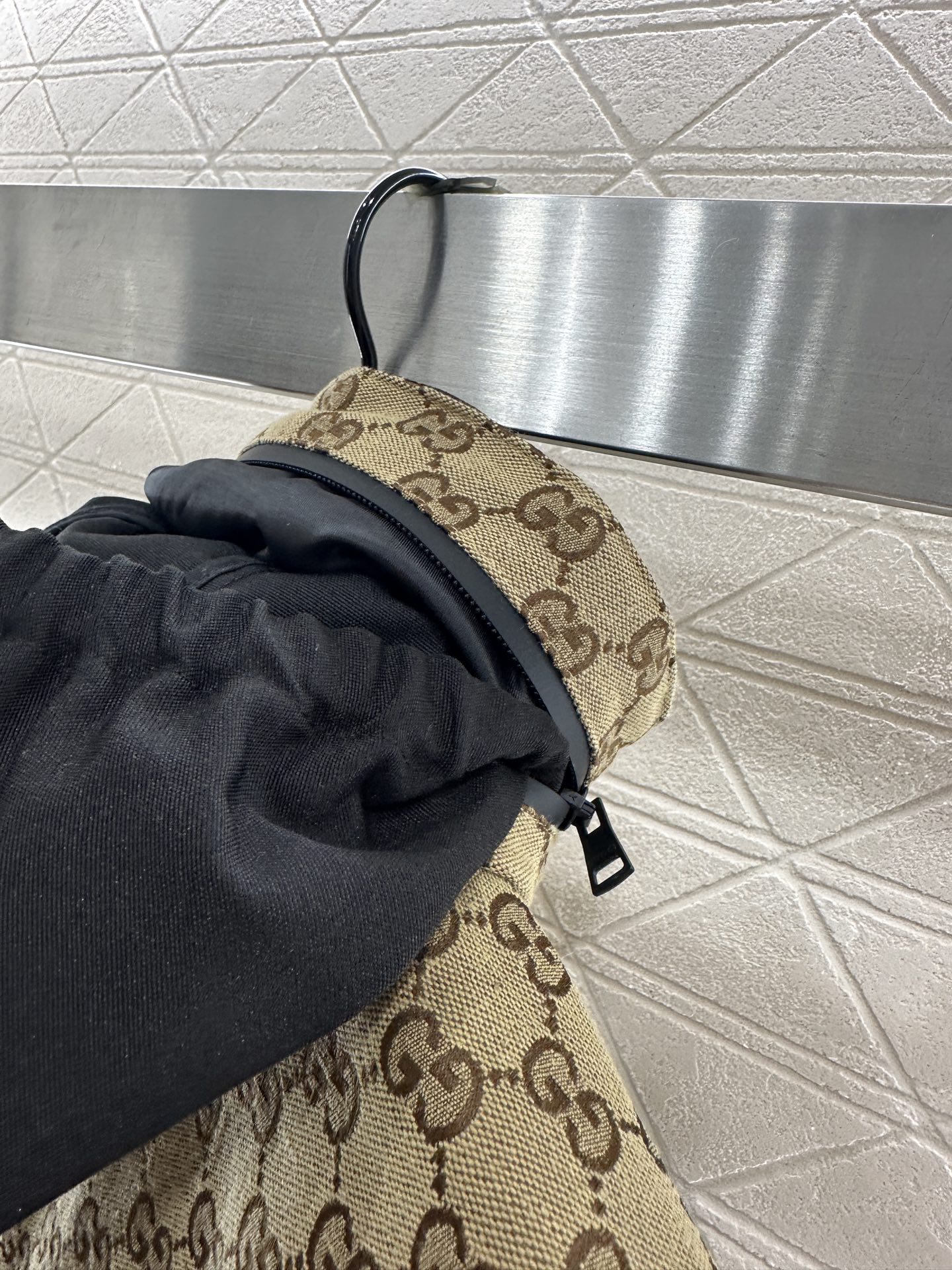 ♥Gucc*♥2025新品上架 连帽腰带提花棉服外套定制YB进口提花材质，挺括有型，质感高级，内里衔棉处