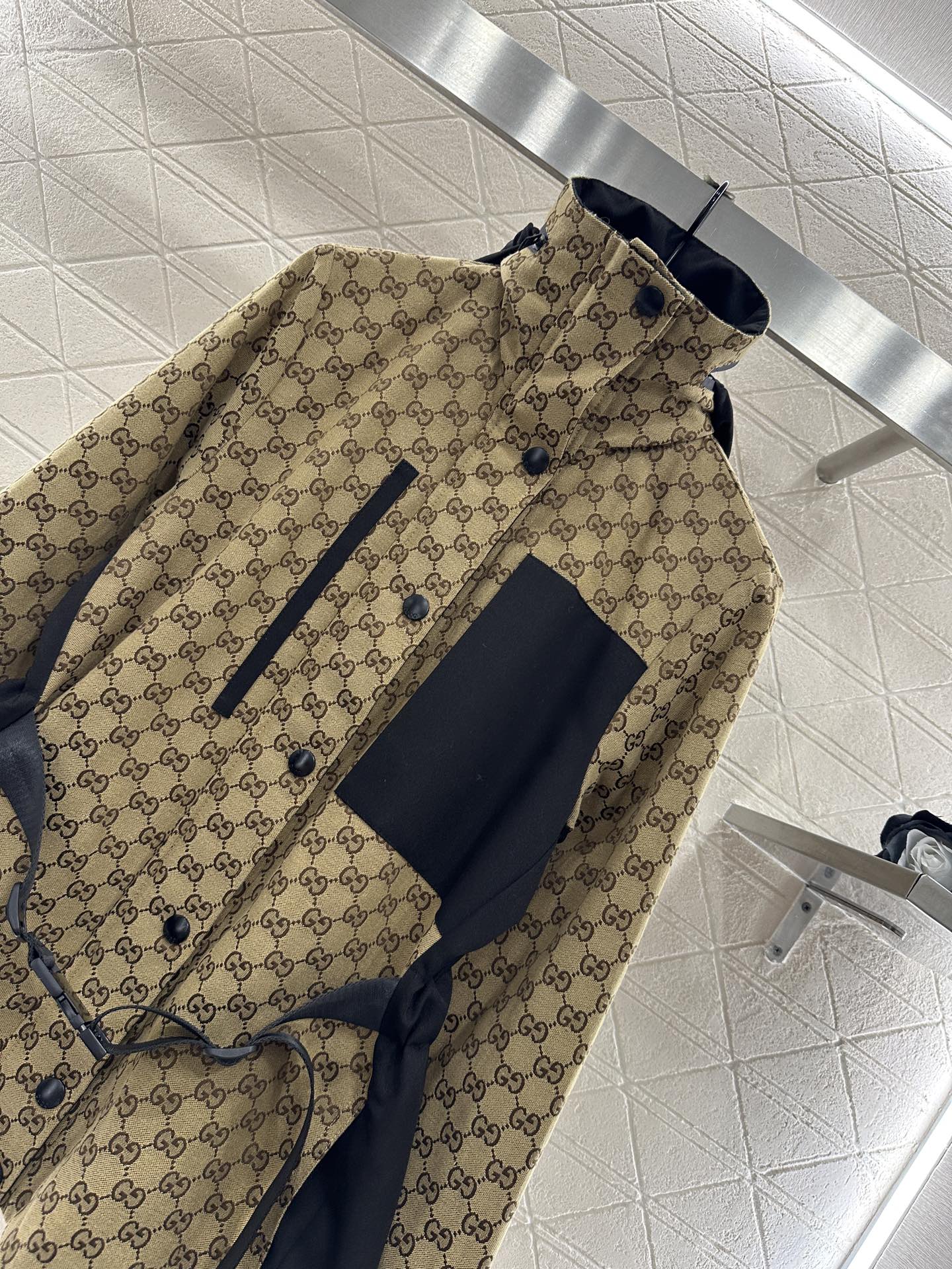 ♥Gucc*♥2025新品上架 连帽腰带提花棉服外套定制YB进口提花材质，挺括有型，质感高级，内里衔棉处