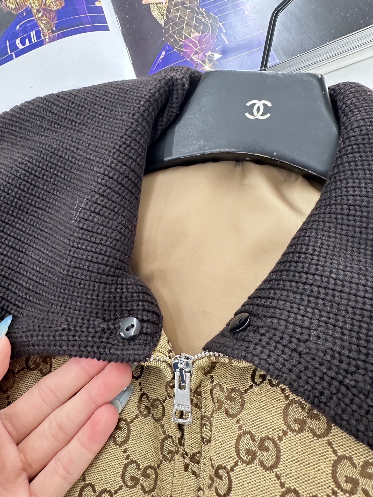 ♥Gucc*♥2025新品上架 翻领提花羽绒马甲定制YB进口提花材质，羽绒填充内里，整件轻盈保暖，成衣满