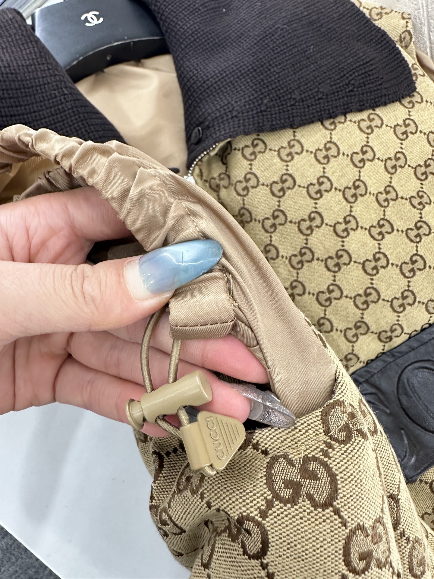 ♥Gucc*♥2025新品上架 翻领提花羽绒马甲定制YB进口提花材质，羽绒填充内里，整件轻盈保暖，成衣满