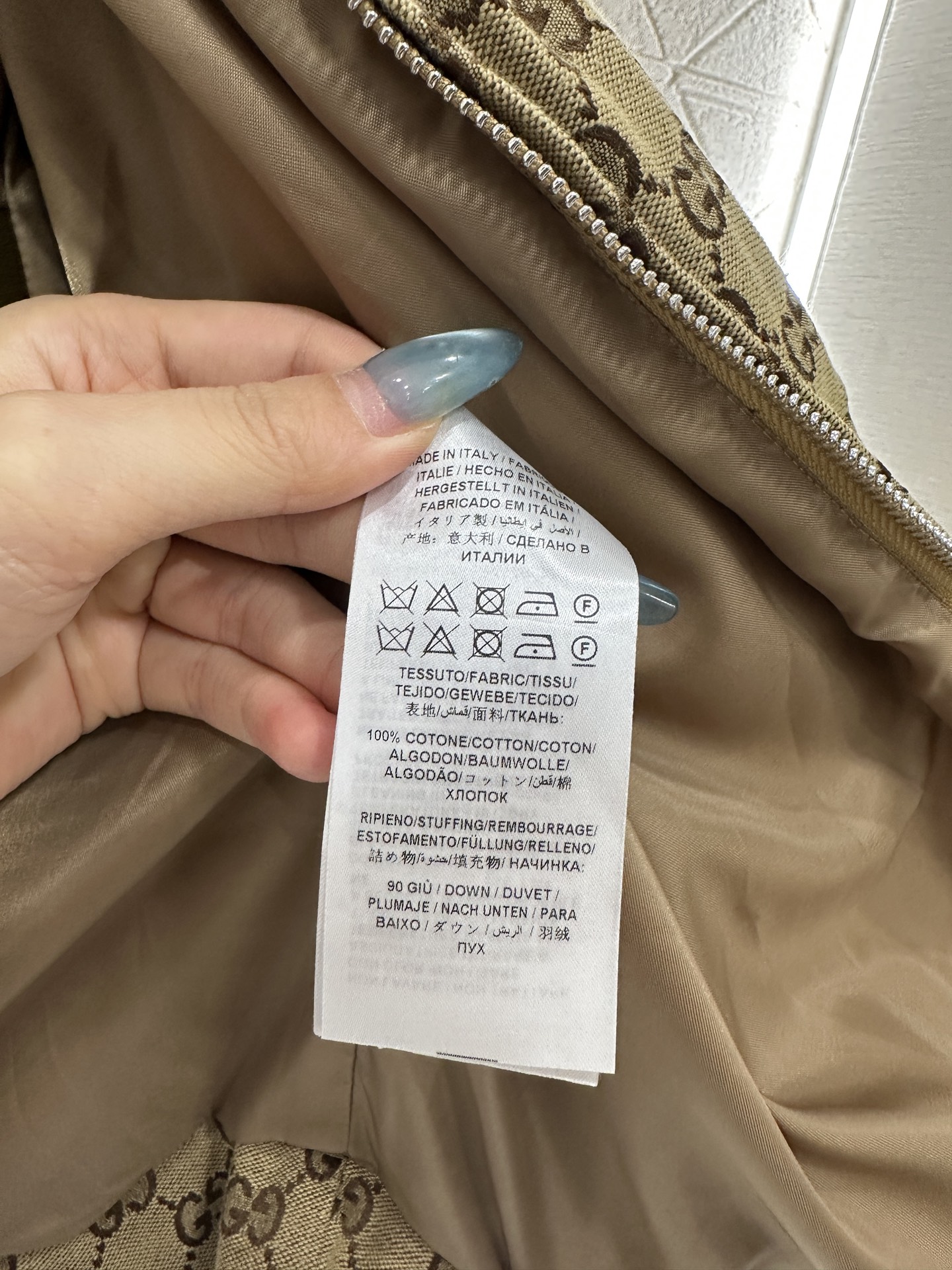 ♥Gucc*♥2025新品上架 翻领提花羽绒马甲定制YB进口提花材质，羽绒填充内里，整件轻盈保暖，成衣满