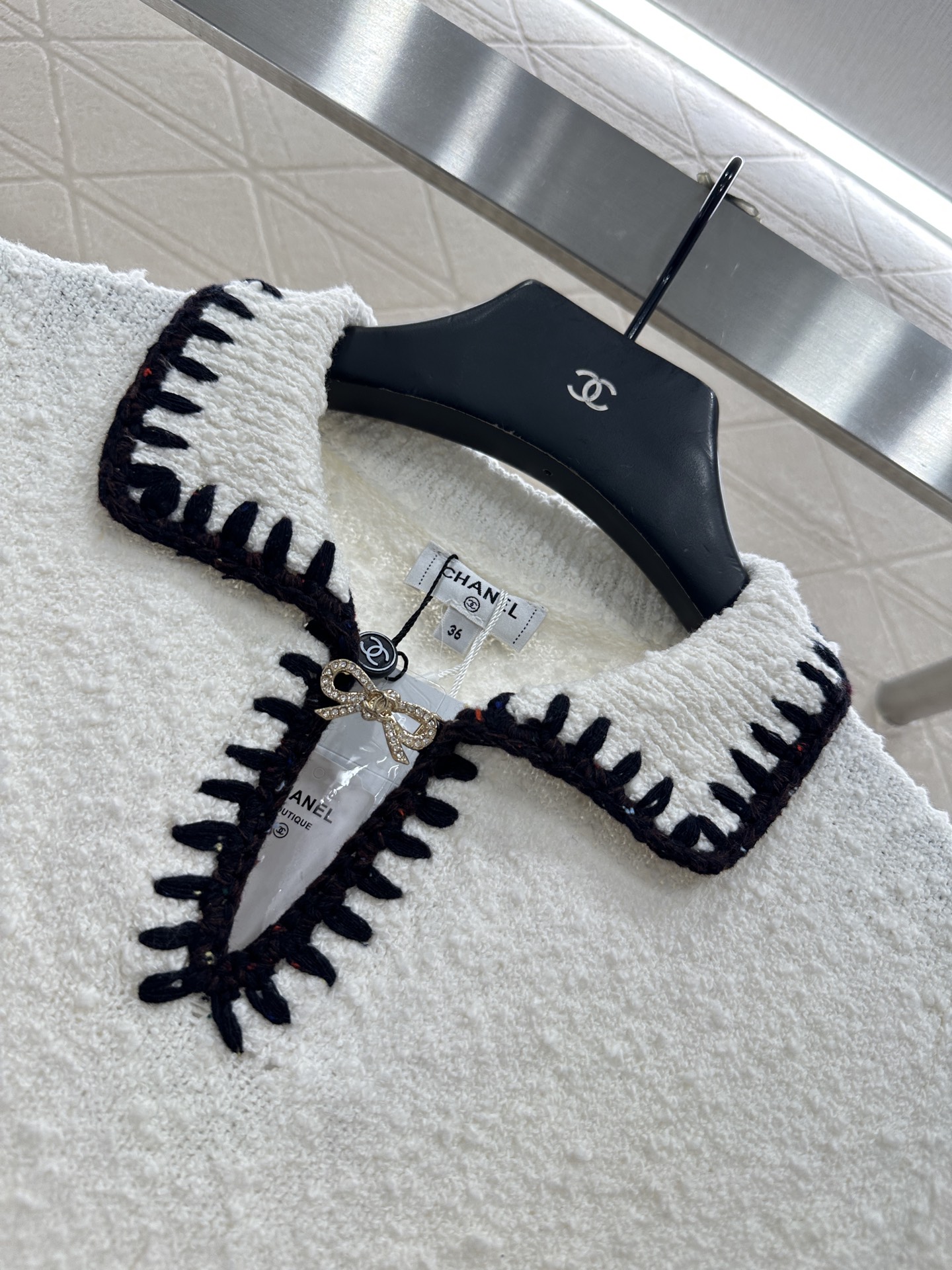 ♥Chane*♥2025新品上架 翻领撞色针织短袖定制YB羊毛纱线织造，质感高级，舒适柔软，翻领针织短袖