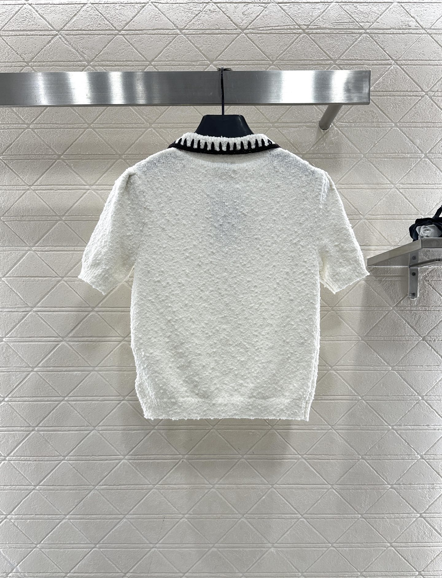 ♥Chane*♥2025新品上架 翻领撞色针织短袖定制YB羊毛纱线织造，质感高级，舒适柔软，翻领针织短袖