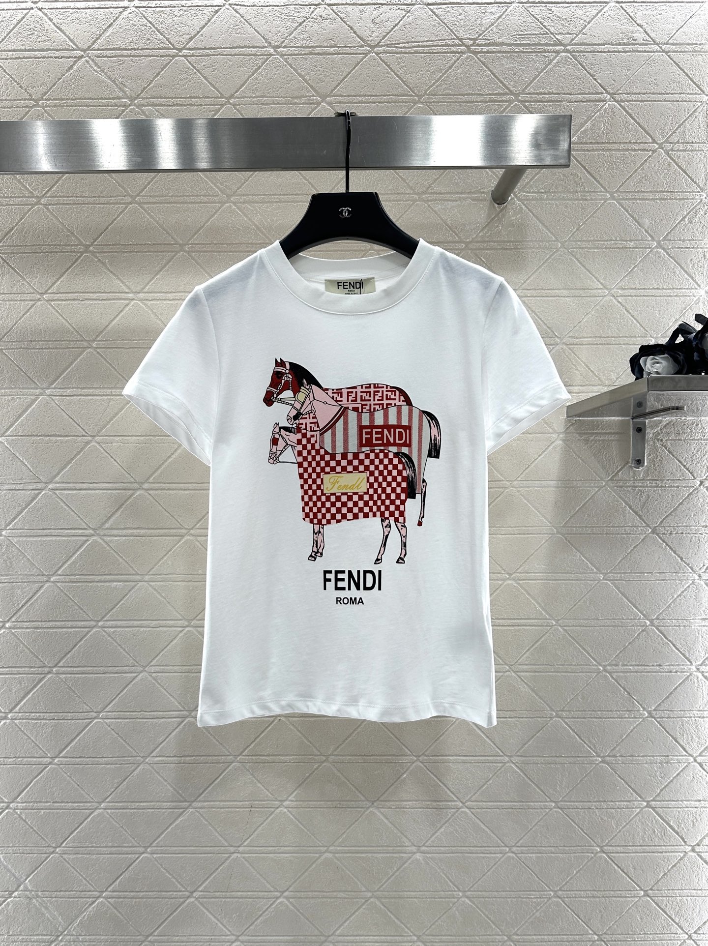 ♥Fend*♥2025新品上架 圆领赛马印花𝑇𝑒𝑒定制YB斜纹全棉材质，质感细腻，透气舒适，常规短袖T恤