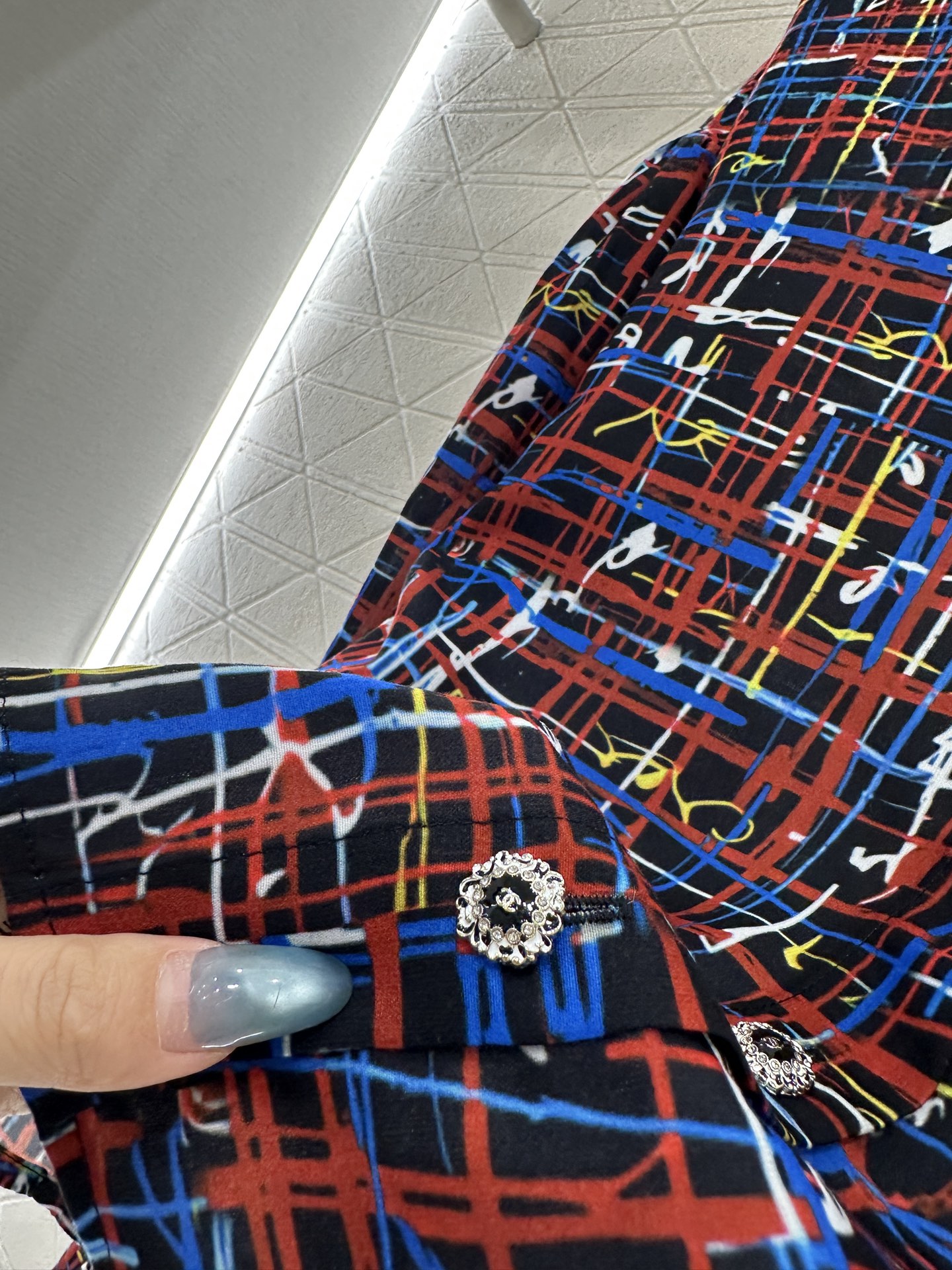 ♥Chane*♥2025新品上架 活性印花灯笼袖衬衫定制YB进口丝绵材质，质感光泽，垂顺有型，立领长袖衬