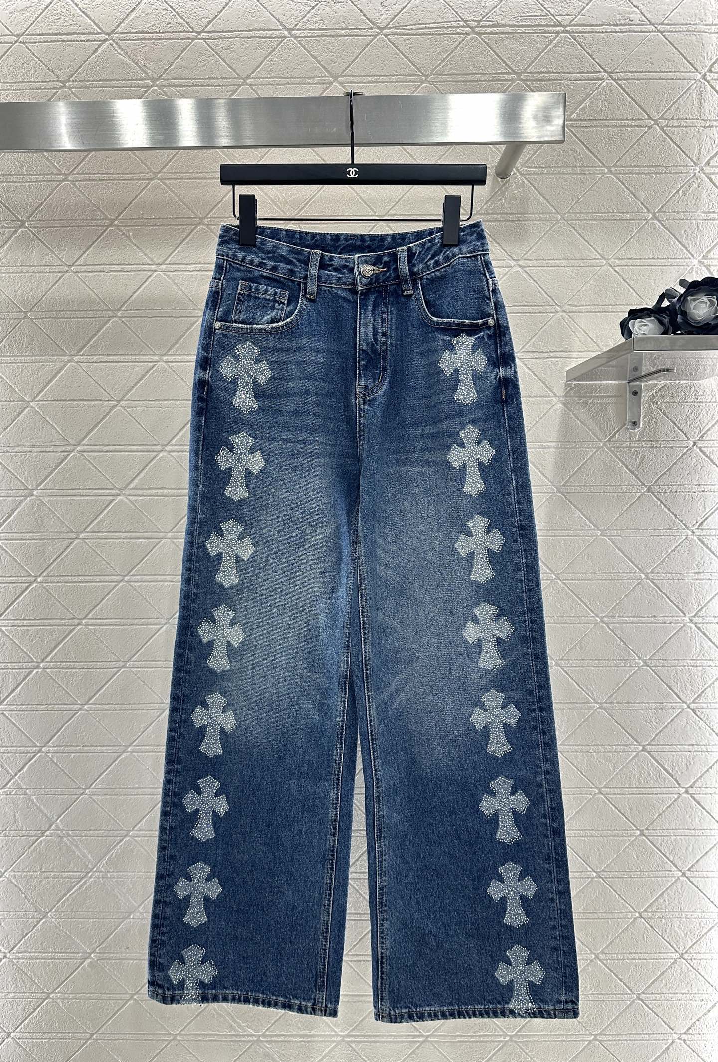 ♥Chrome Heart*♥2025新品上架 烫钻牛仔十字架长裤定制YB斜纹棉牛仔材质，酵素水洗，质感