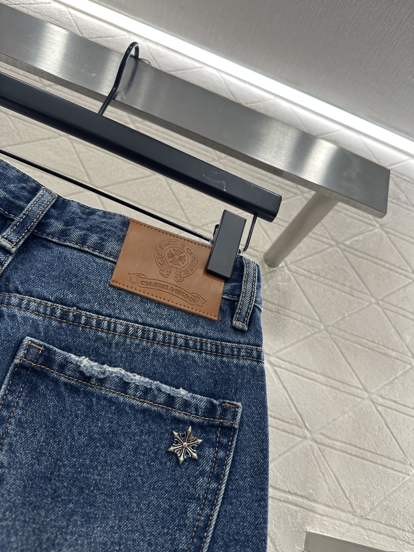 ♥Chrome Heart*♥2025新品上架 烫钻牛仔十字架长裤定制YB斜纹棉牛仔材质，酵素水洗，质感