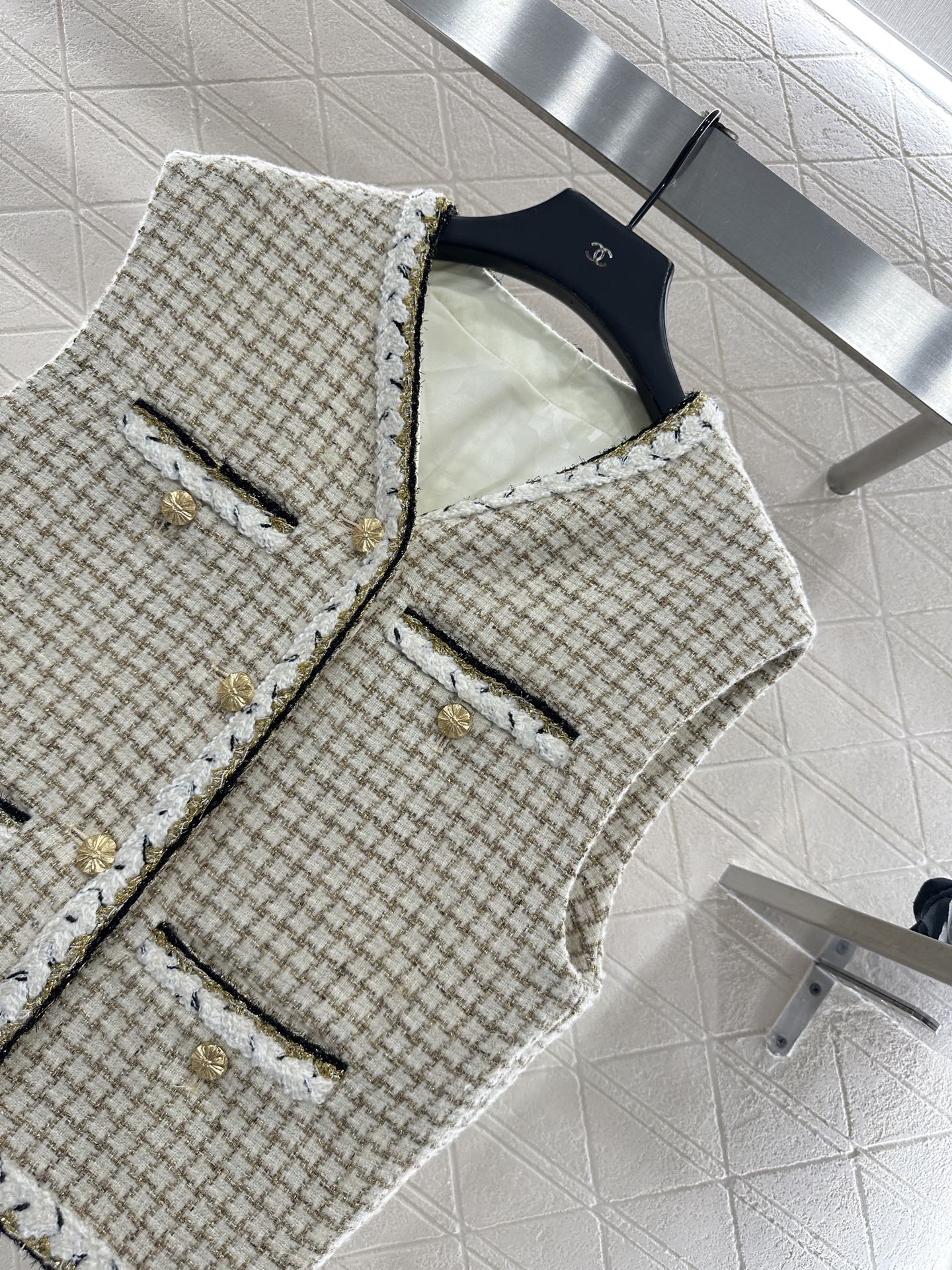 ♥Chane*♥2025新品上架 编织格纹马甲半裙套装定制YB进口粗纺羊毛呢材质，肌理明显，质感上乘，粗