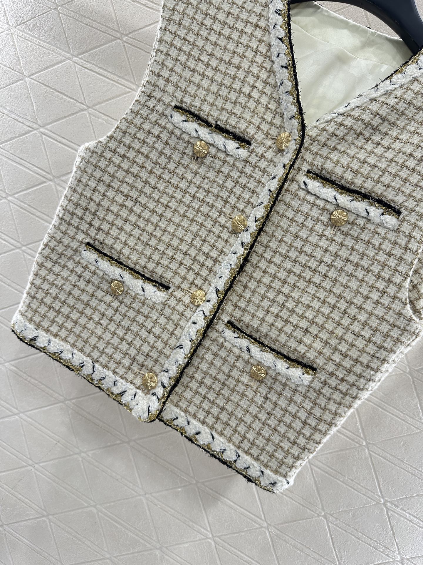 ♥Chane*♥2025新品上架 编织格纹马甲半裙套装定制YB进口粗纺羊毛呢材质，肌理明显，质感上乘，粗