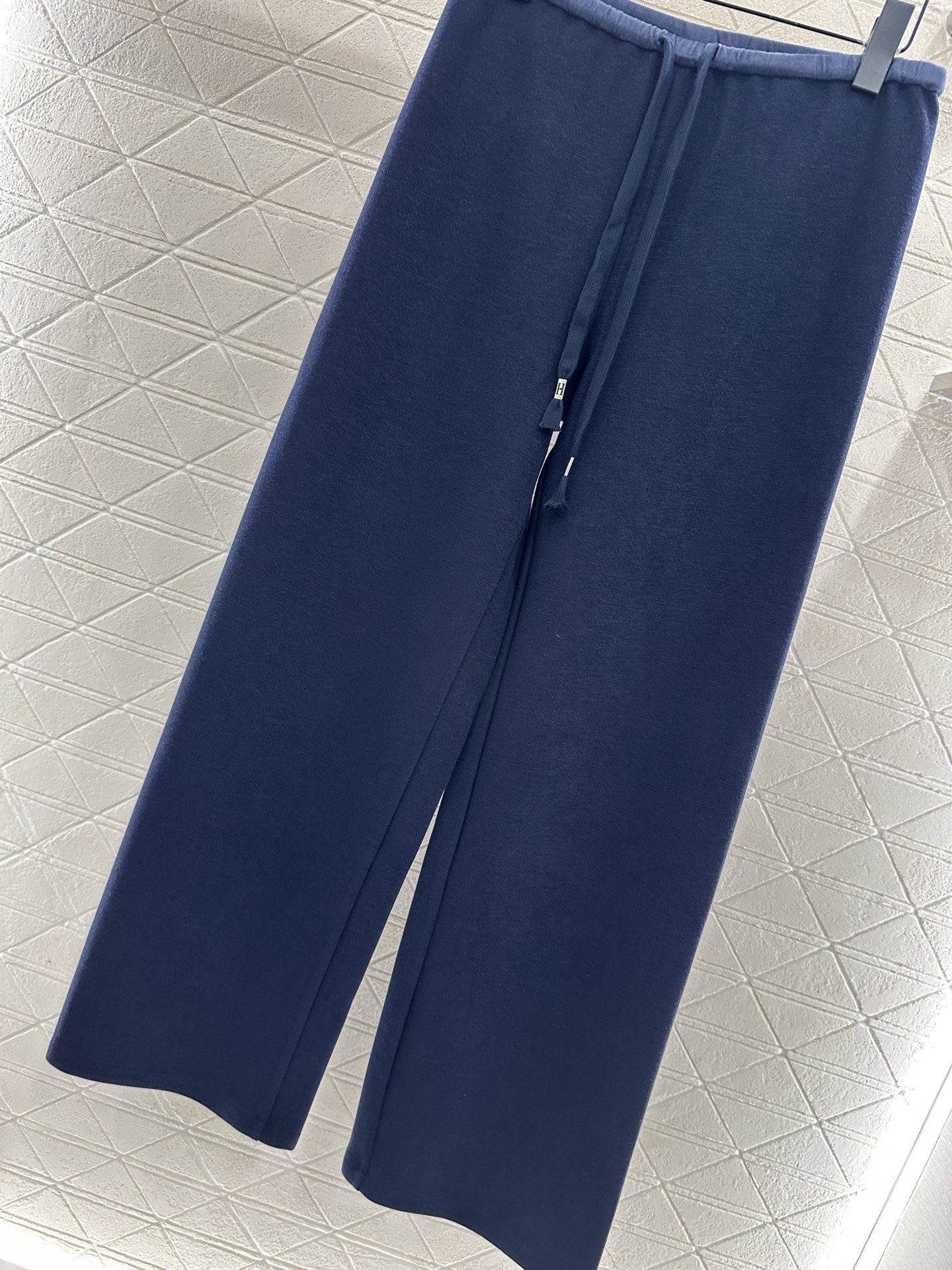 ♥Chane*♥2025新品上架 捆边抽绳阔腿长裤定制YB进口羊毛混纺材质，面料柔挺舒适，垂顺有型，高腰