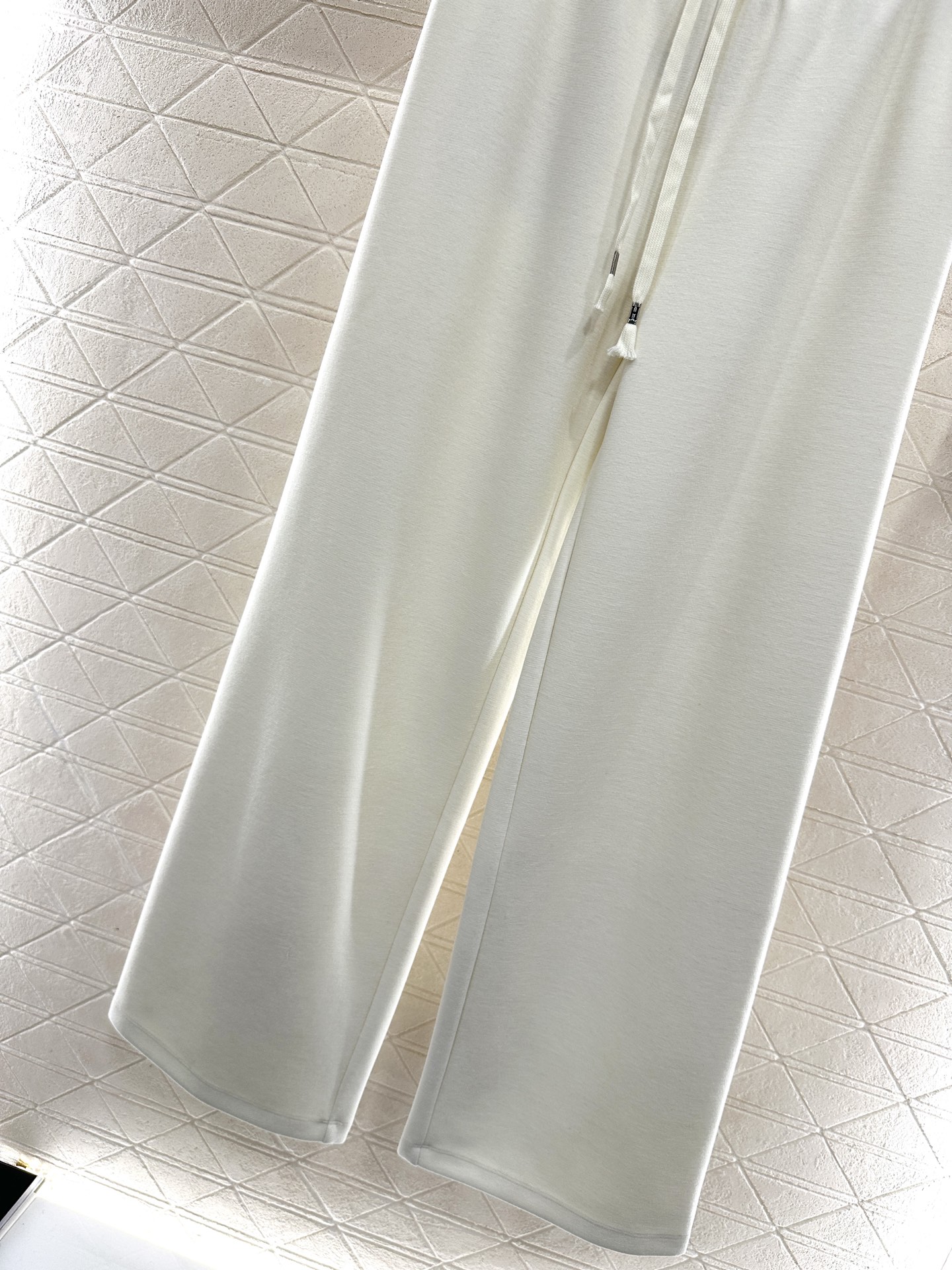 ♥Chane*♥2025新品上架 捆边抽绳阔腿长裤定制YB进口羊毛混纺材质，面料柔挺舒适，垂顺有型，高腰