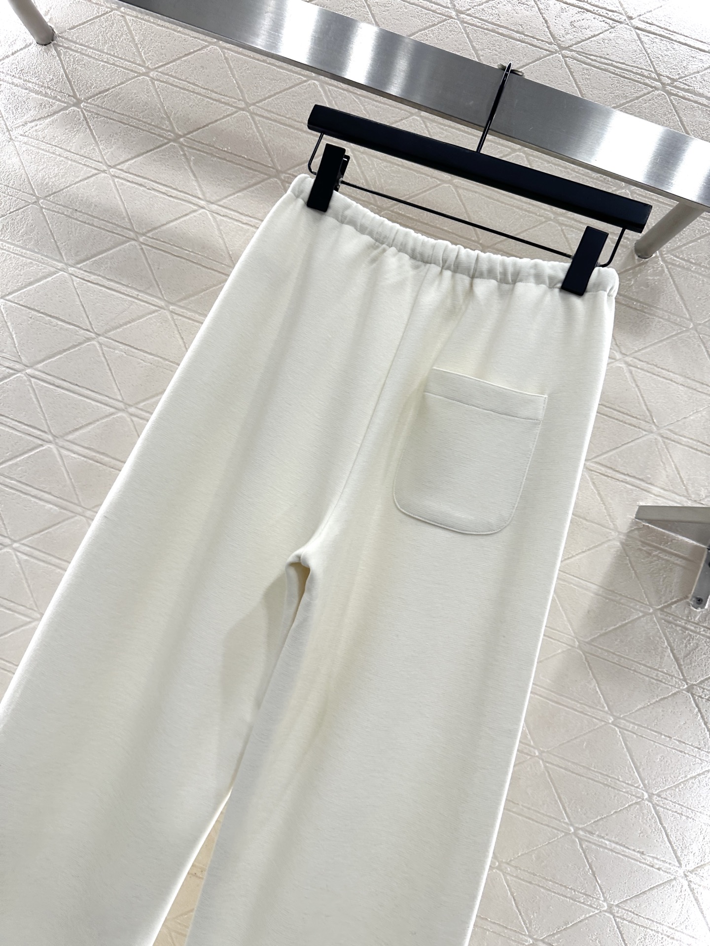 ♥Miumi*♥2025新品上架 捆边抽绳阔腿弯刀长裤定制YB进口羊毛混纺材质，面料柔挺舒适，垂顺有型，