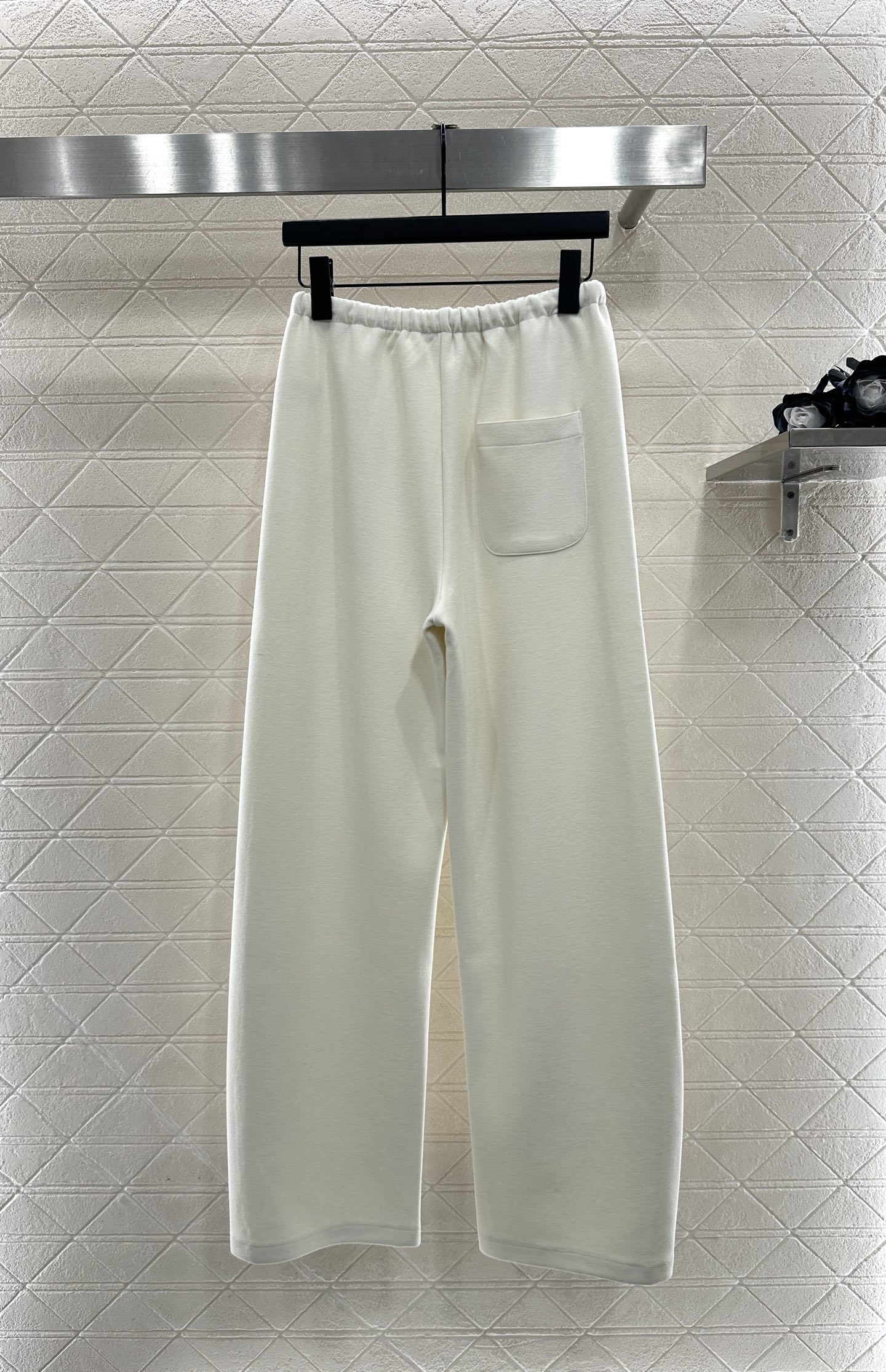 ♥Miumi*♥2025新品上架 捆边抽绳阔腿弯刀长裤定制YB进口羊毛混纺材质，面料柔挺舒适，垂顺有型，