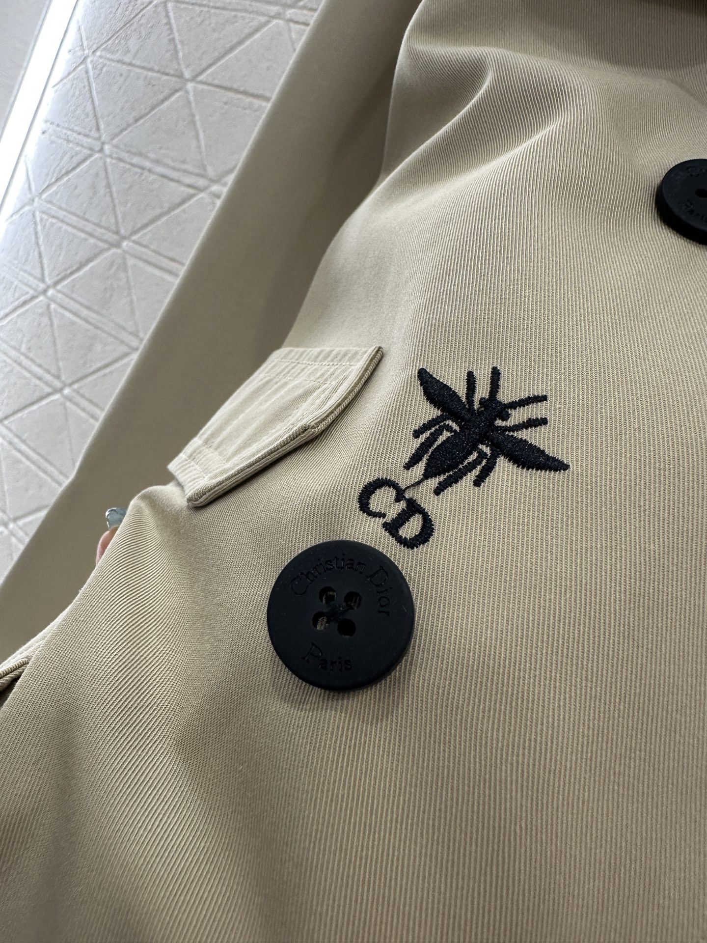 ♥Dio*♥2025新品上架 交叠大翻领长款风衣外套定制YB进口风衣材质，工艺处理，挺括有型，交叠枪驳大