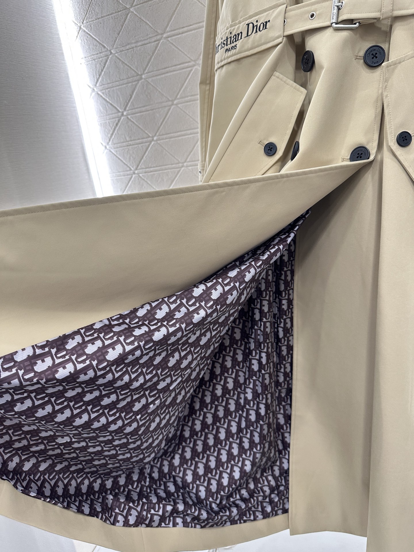 ♥Dio*♥2025新品上架 压褶腰带长款风衣外套定制YB进口风衣材质，工艺处理，挺括有型，翻领长款腰带