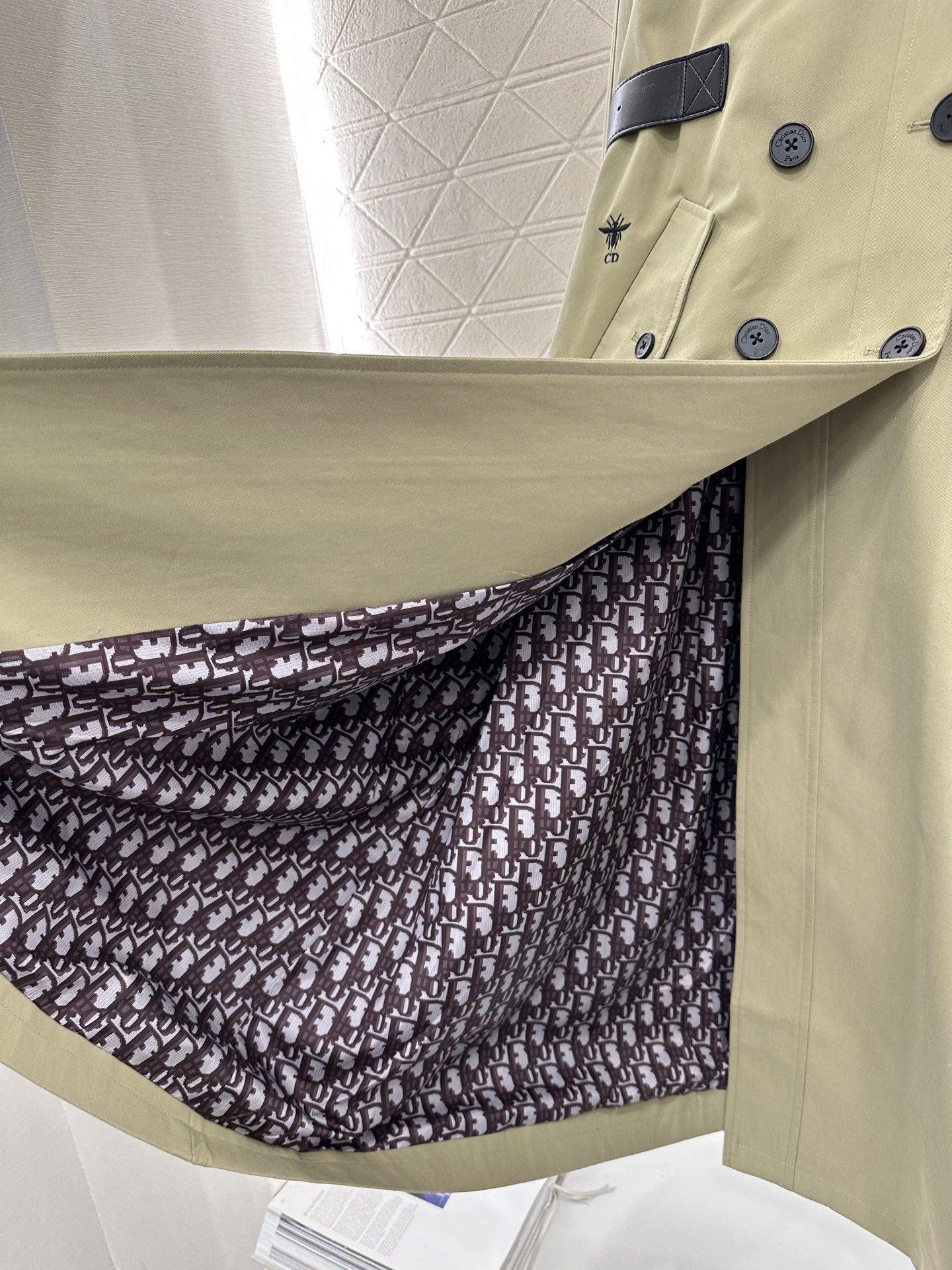 ♥Dio*♥2025新品上架 皮质带扣长款风衣外套定制YB进口风衣材质，工艺处理，挺括有型，翻领长款腰带