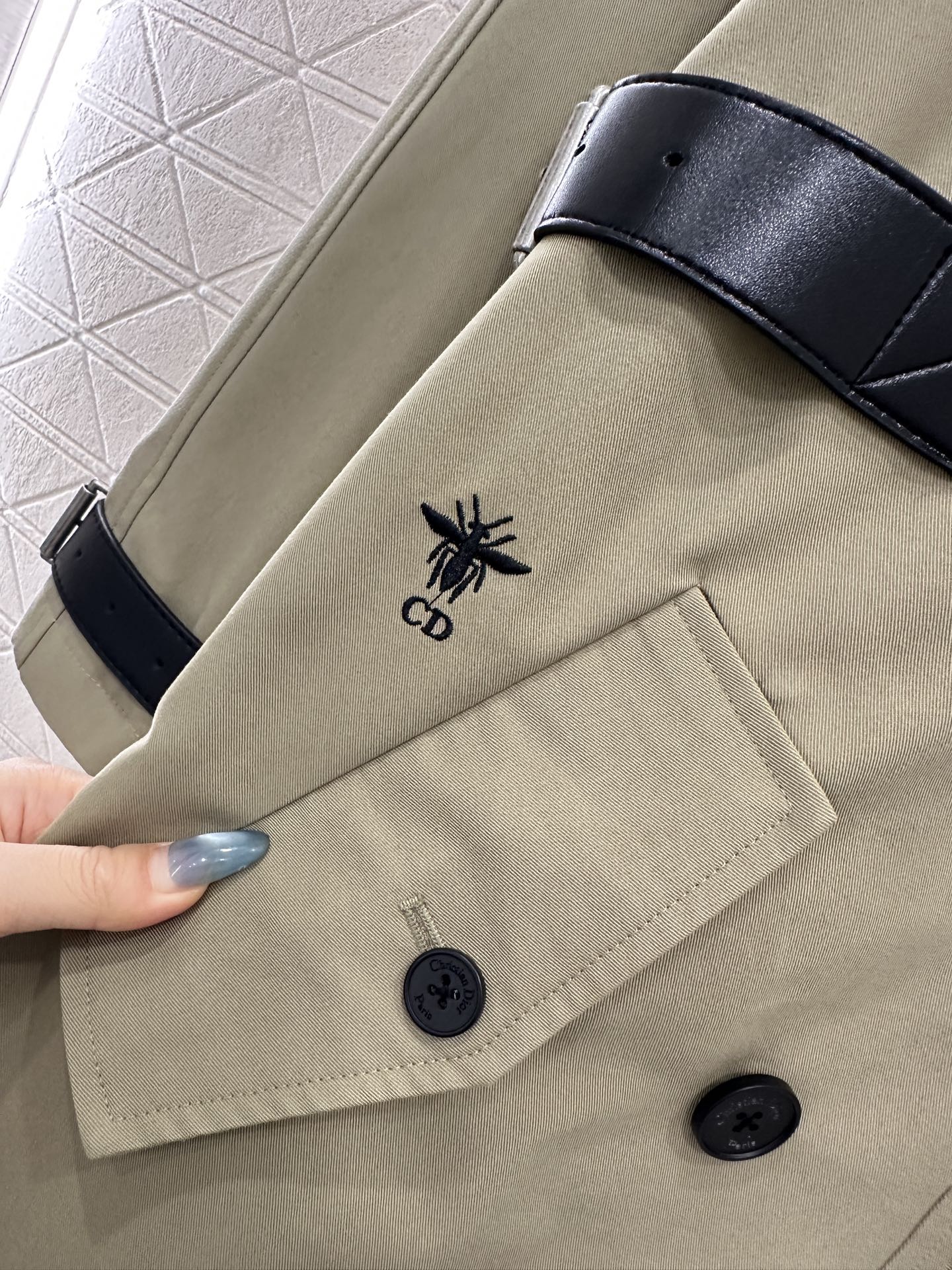 ♥Dio*♥2025新品上架 皮质带扣长款风衣外套定制YB进口风衣材质，工艺处理，挺括有型，翻领长款腰带