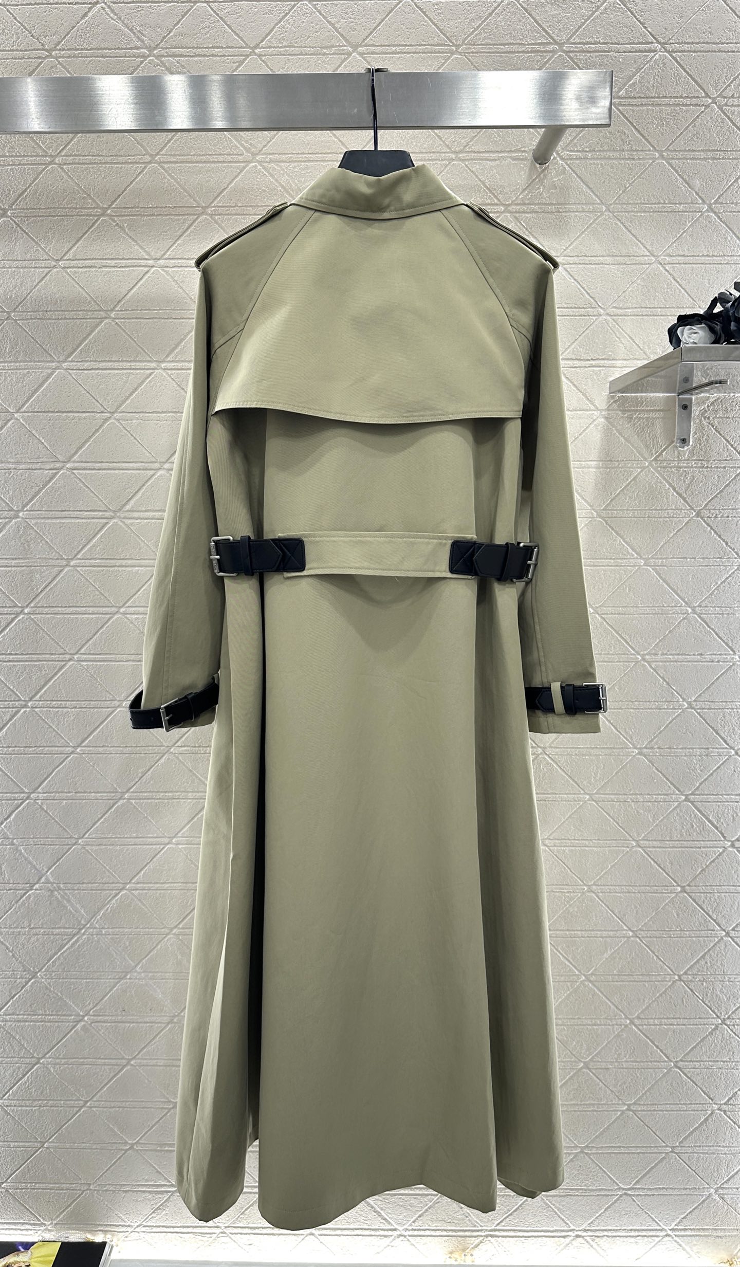 ♥Dio*♥2025新品上架 皮质带扣长款风衣外套定制YB进口风衣材质，工艺处理，挺括有型，翻领长款腰带