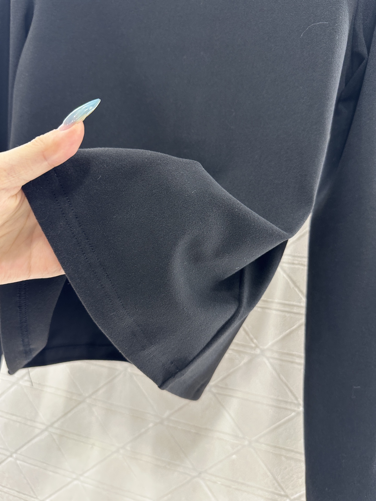 ♥louis vuitto*♥2025新品上架 修身字母徽标高领打底衫定制YB进口棉纶材质，质感舒适，弹