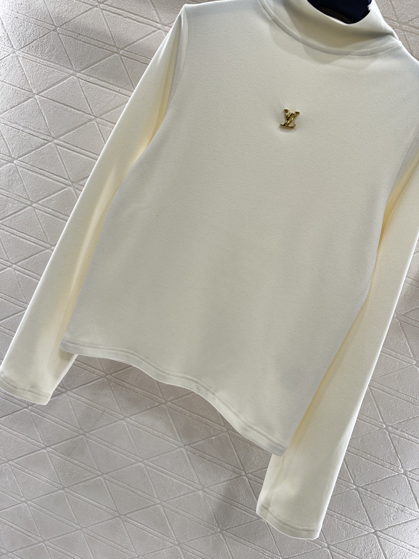 ♥louis vuitto*♥2025新品上架 修身字母徽标高领打底衫定制YB进口棉纶材质，质感舒适，弹