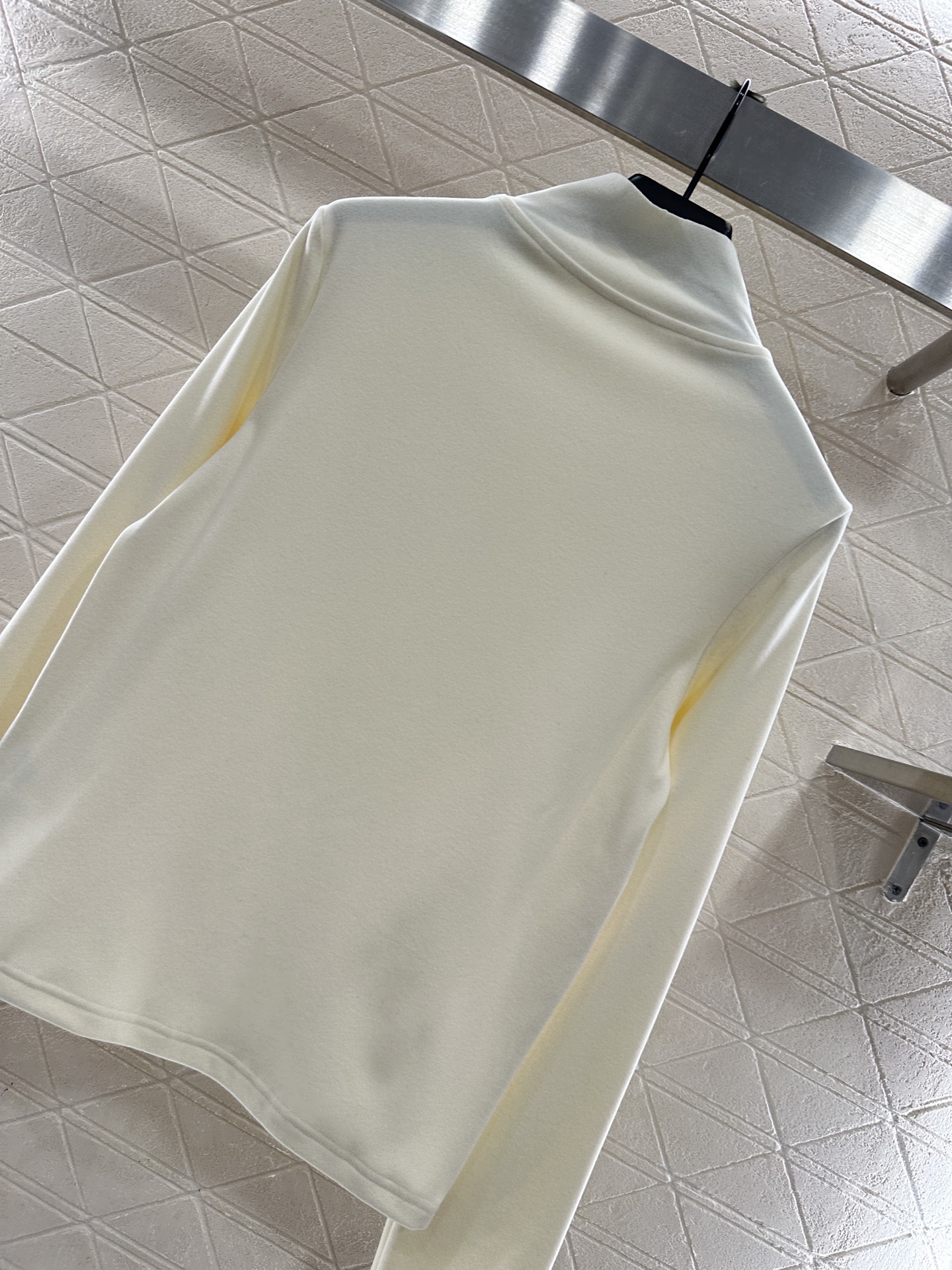 ♥louis vuitto*♥2025新品上架 修身字母徽标高领打底衫定制YB进口棉纶材质，质感舒适，弹